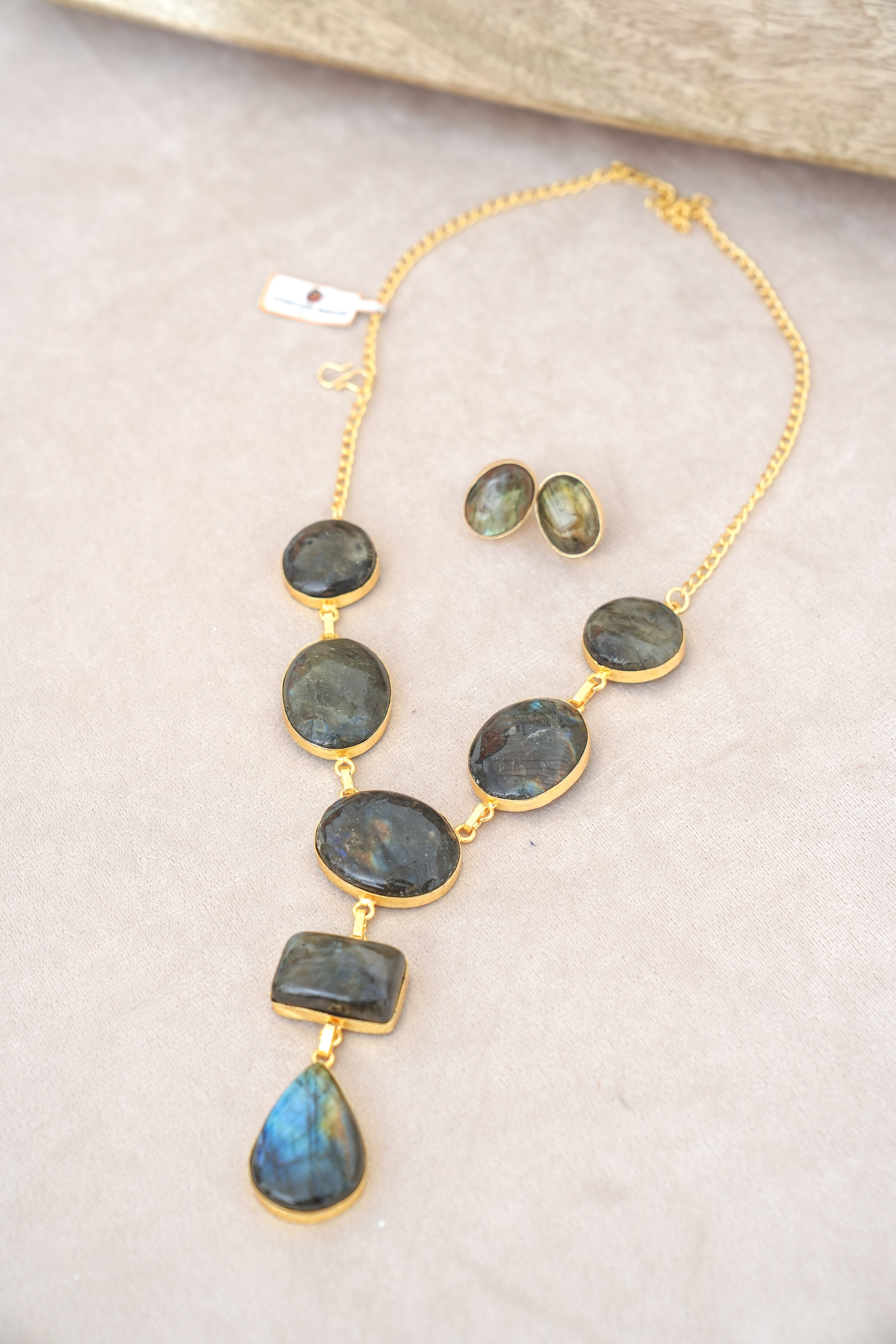 Aurora Cascade Statement Set