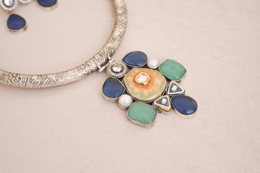 Oxidised Silver Floral Pendant Hasli Necklace Set