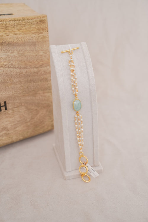 Aquamarine Pearl Strand Bracelet detail