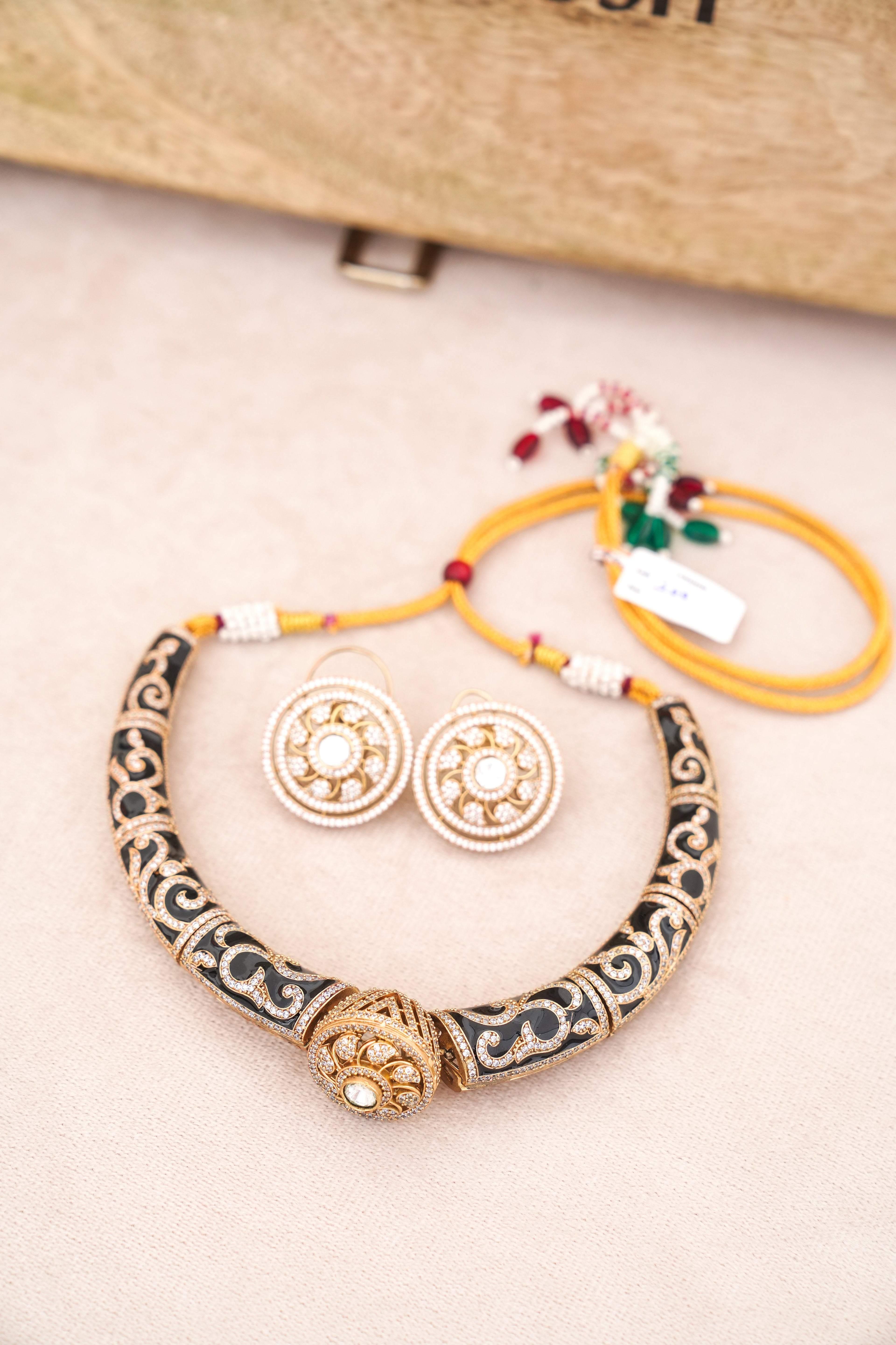 Celestial Scroll Choker Set
