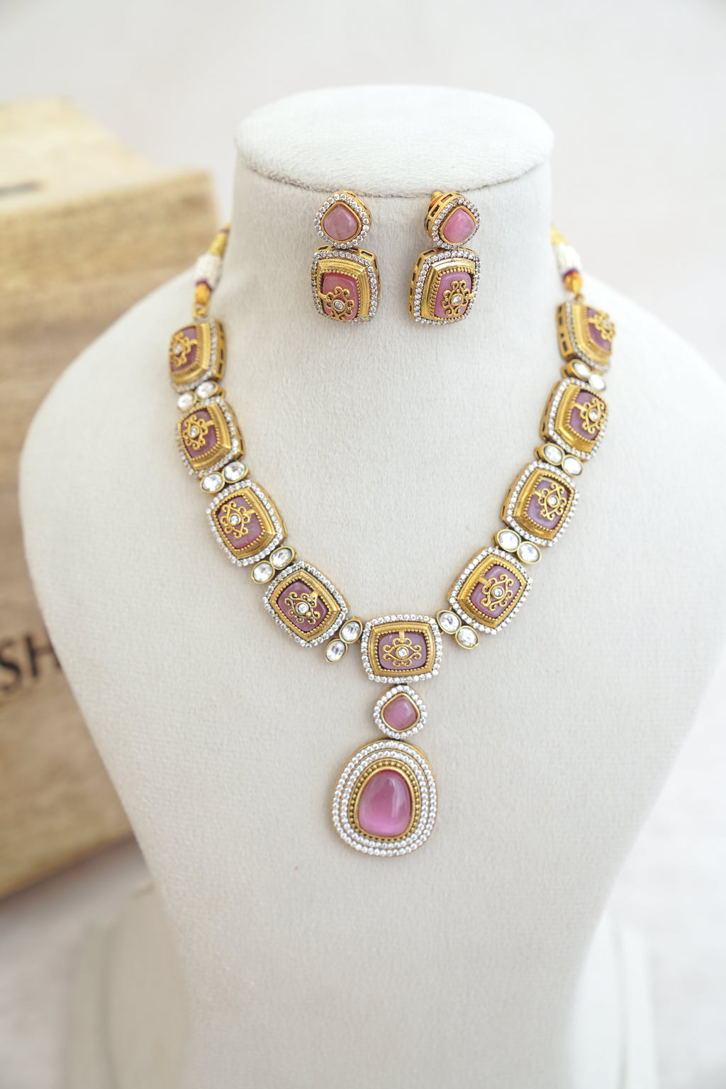 Crimson Bloom Pendant Necklace Set