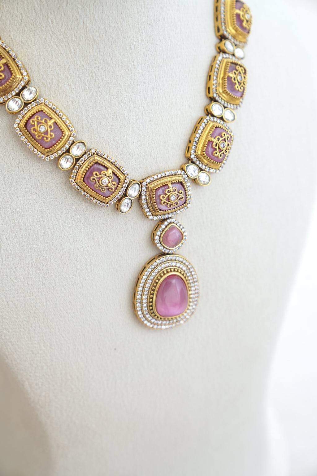 Crimson Bloom Pendant Necklace Set