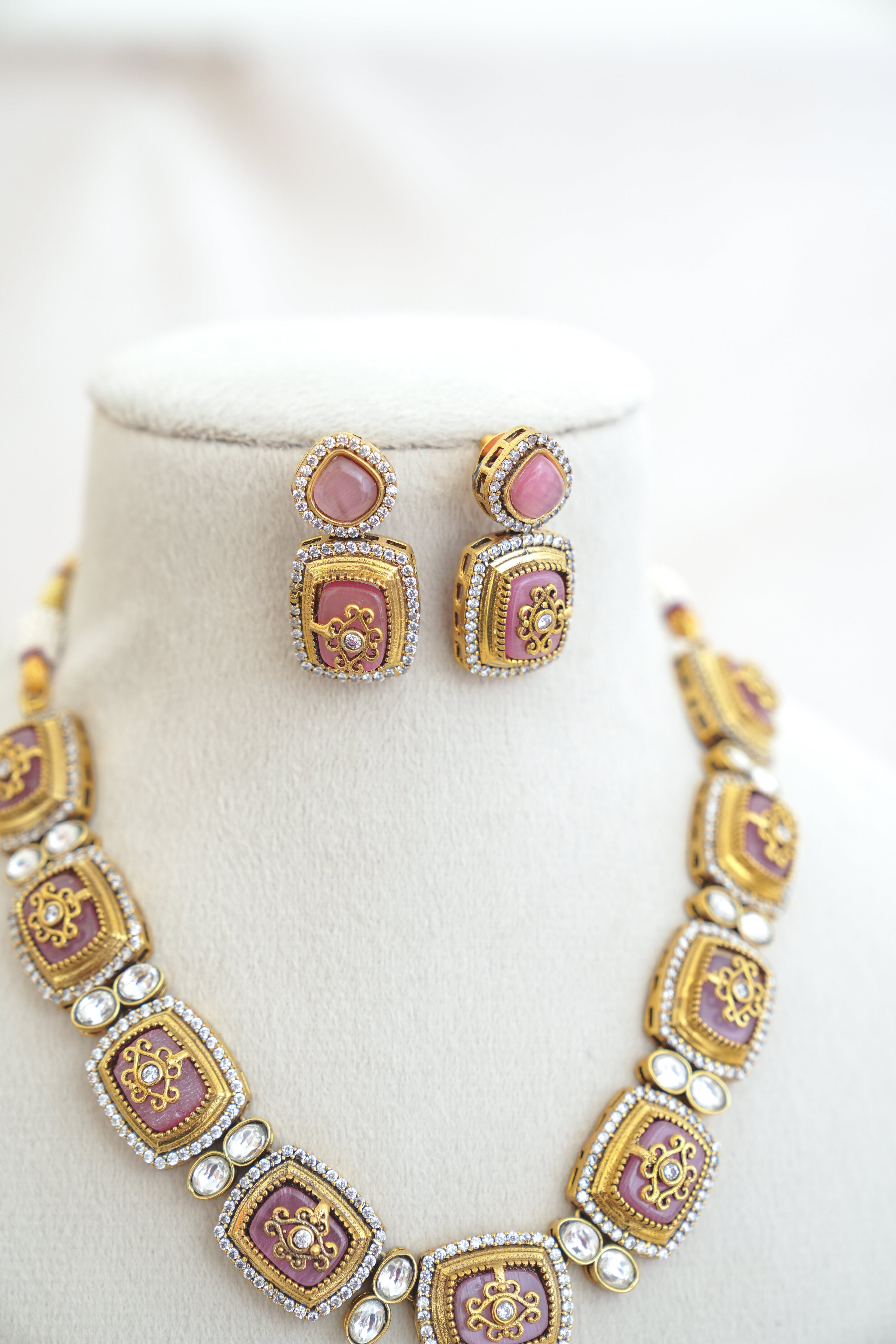 Crimson Bloom Pendant Necklace Set