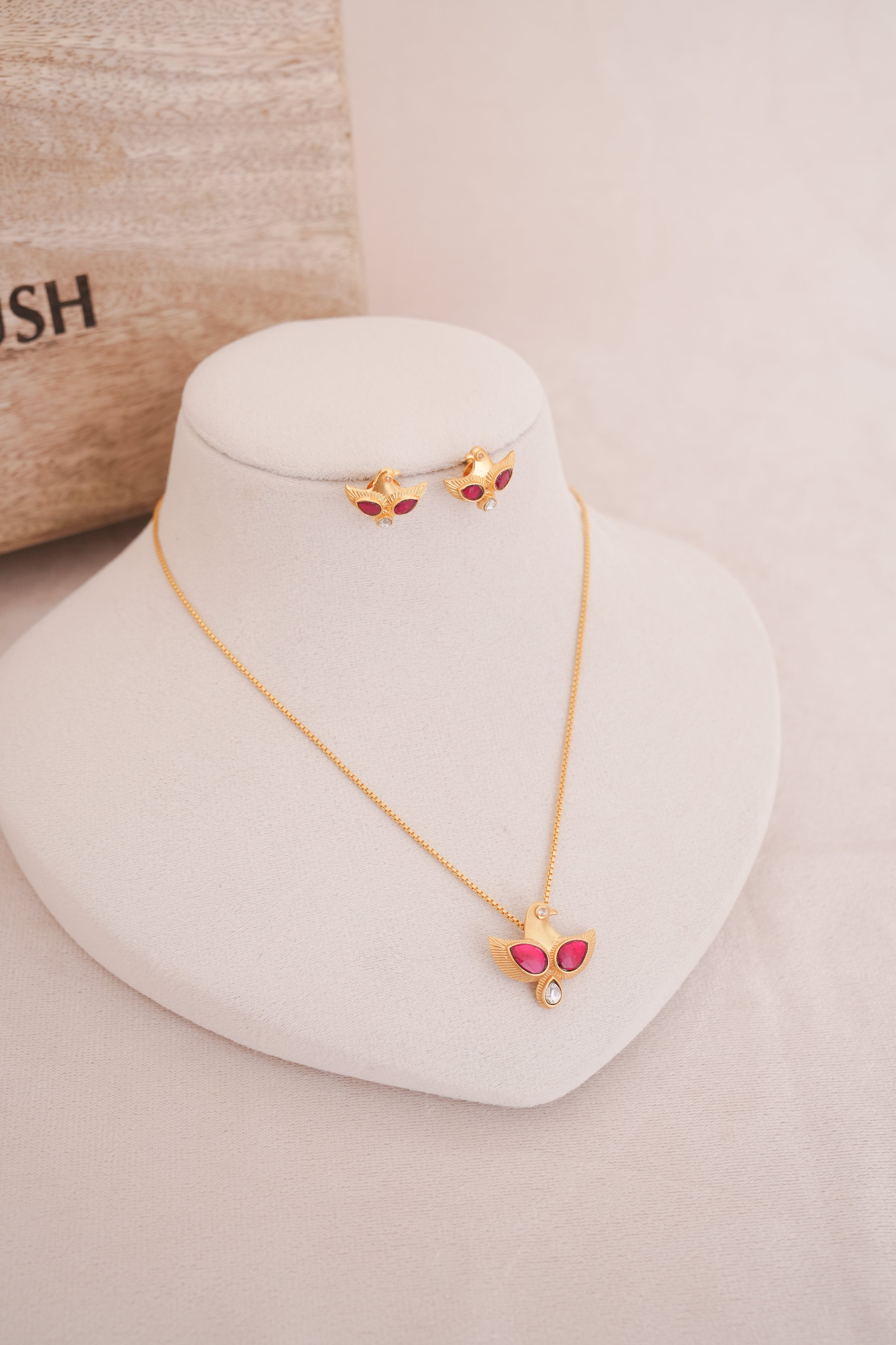 Crimson Dove Gemstone Necklace  Earrings