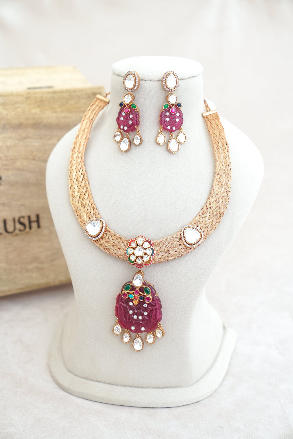 Crimson Lotus Pendant Necklace Set