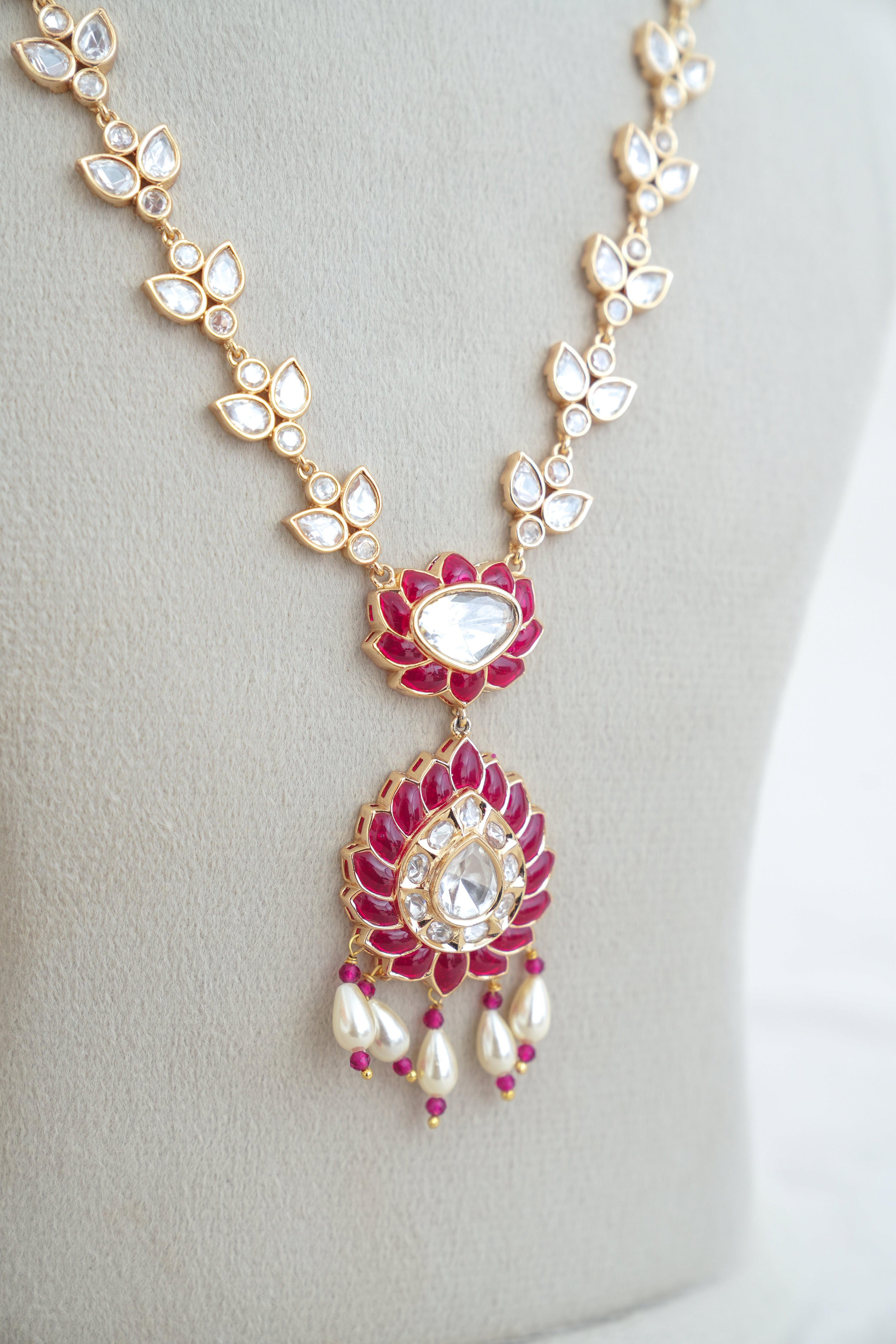 Crimson Lotus Pendant Necklace Set 7613