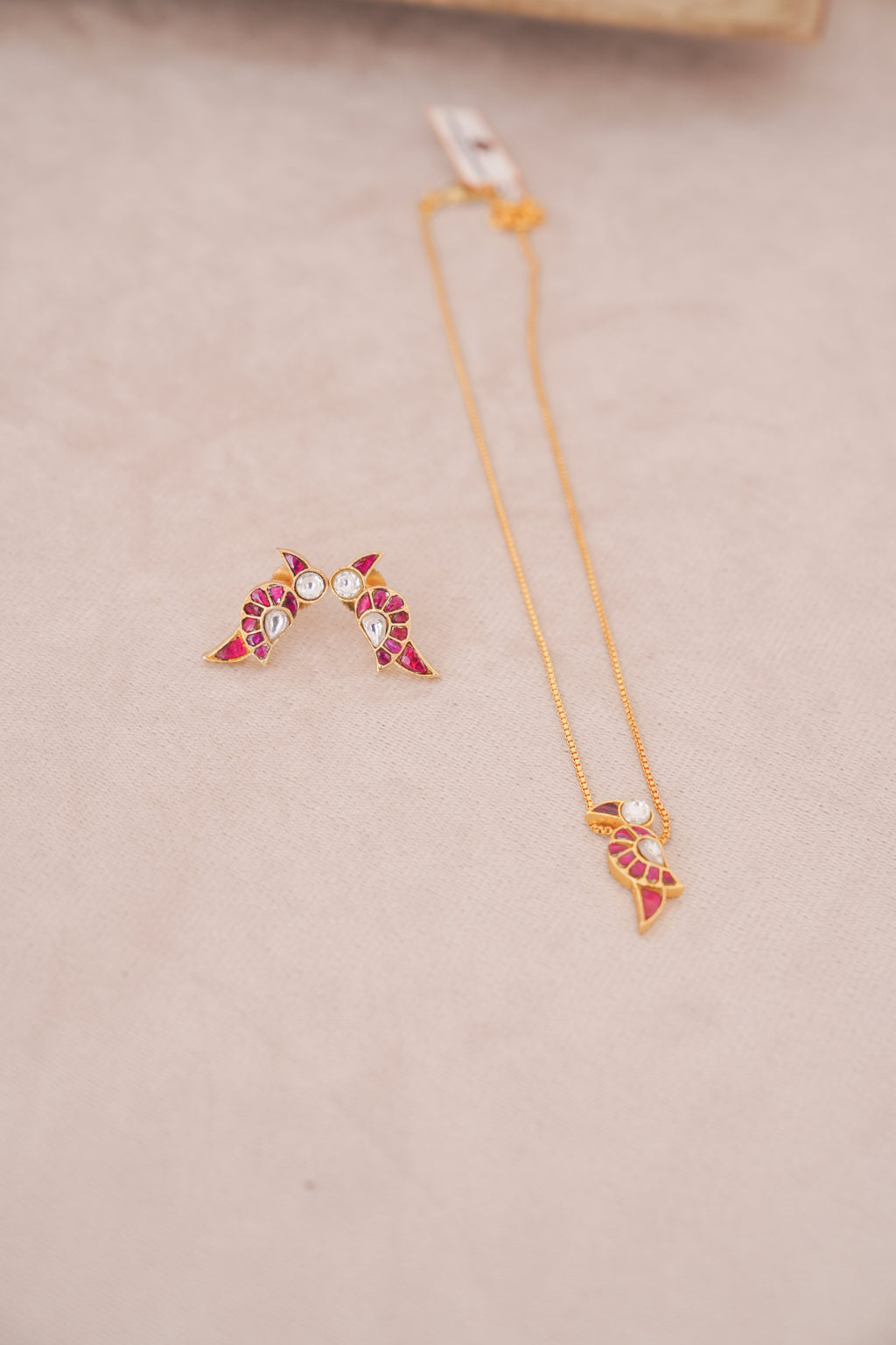 Handcrafted Kundan Bird Pendant Necklace Set