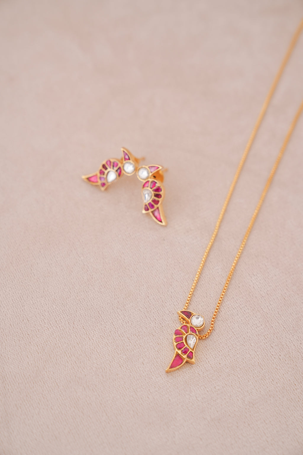 Handcrafted Kundan Bird Pendant Necklace Set