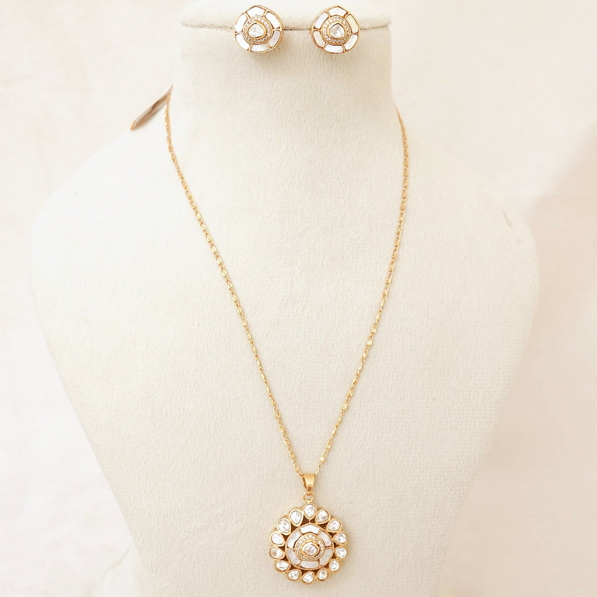 Kundan Polki Round Pendant Necklace Set