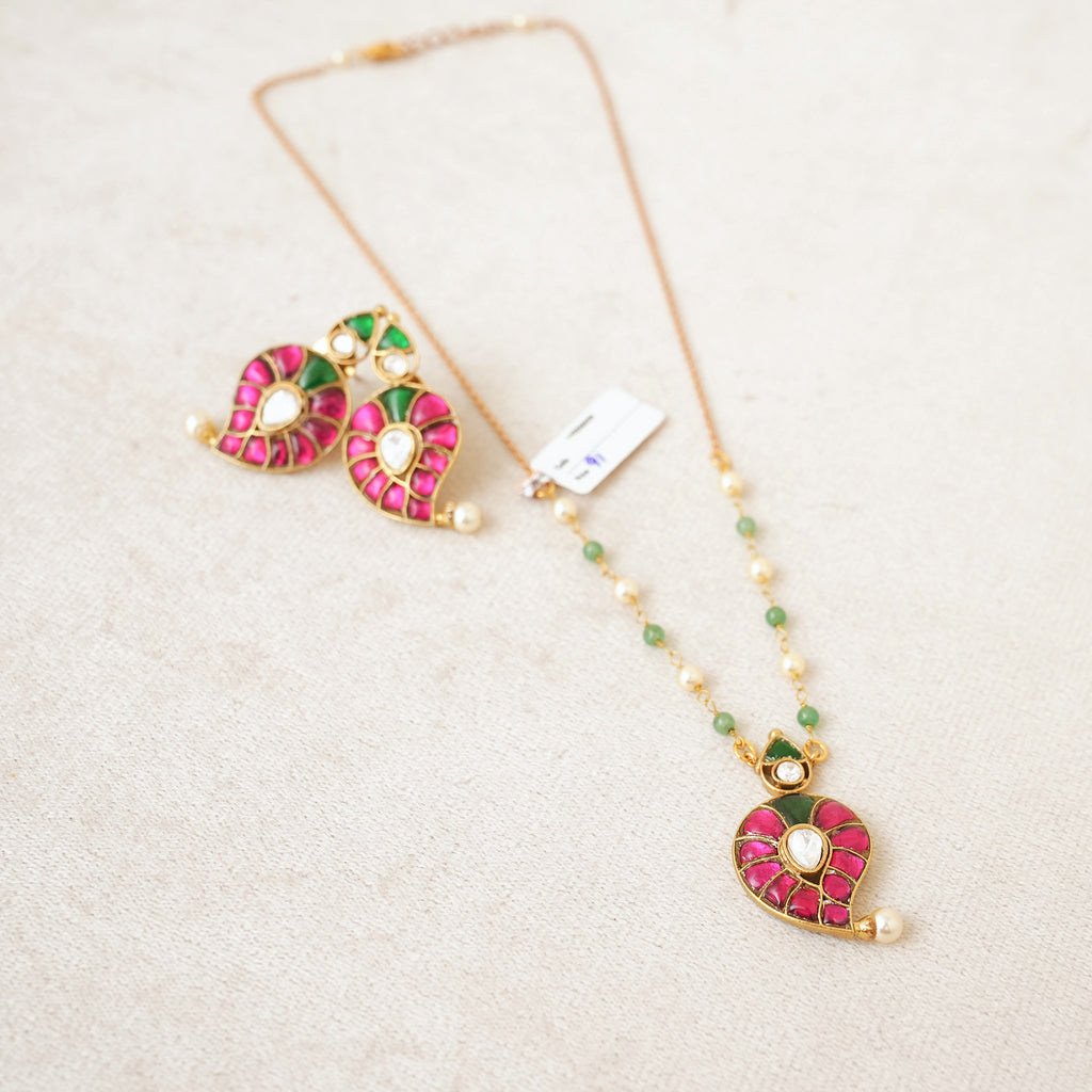 Ruby Kundan Paisley Pendant Necklace Set
