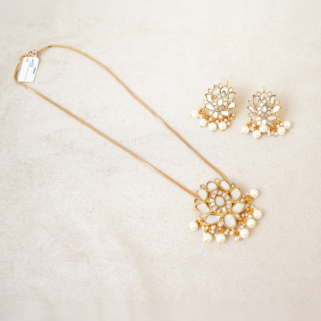 Kundan Lotus Pendant Necklace Set with Pearl Drops