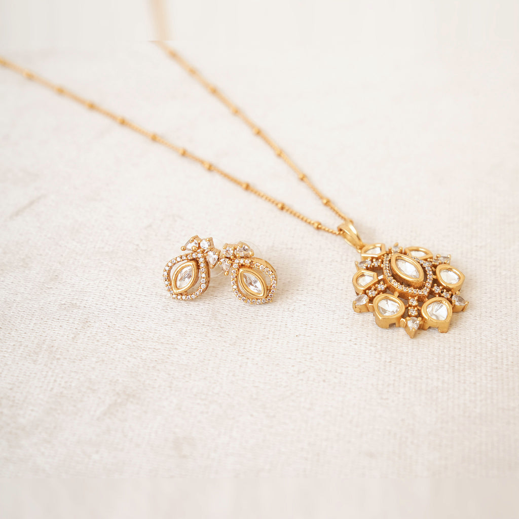 Kundan Polki Oval Pendant Necklace Set