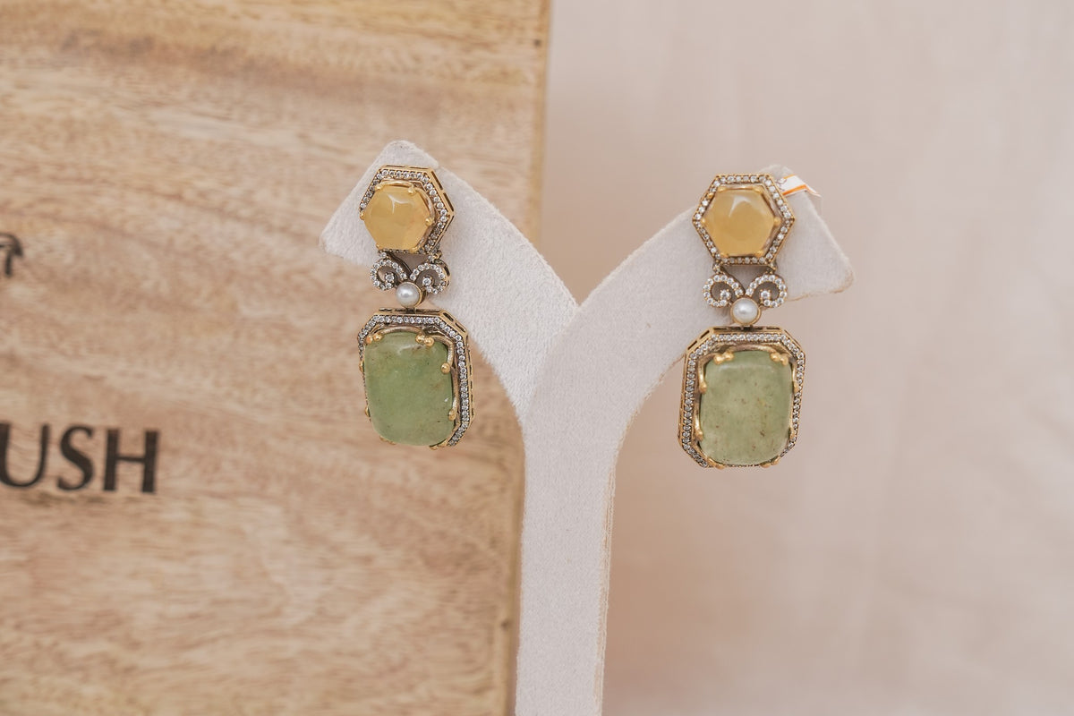 Citrine and Prehnite Kundan Drop Earrings detail