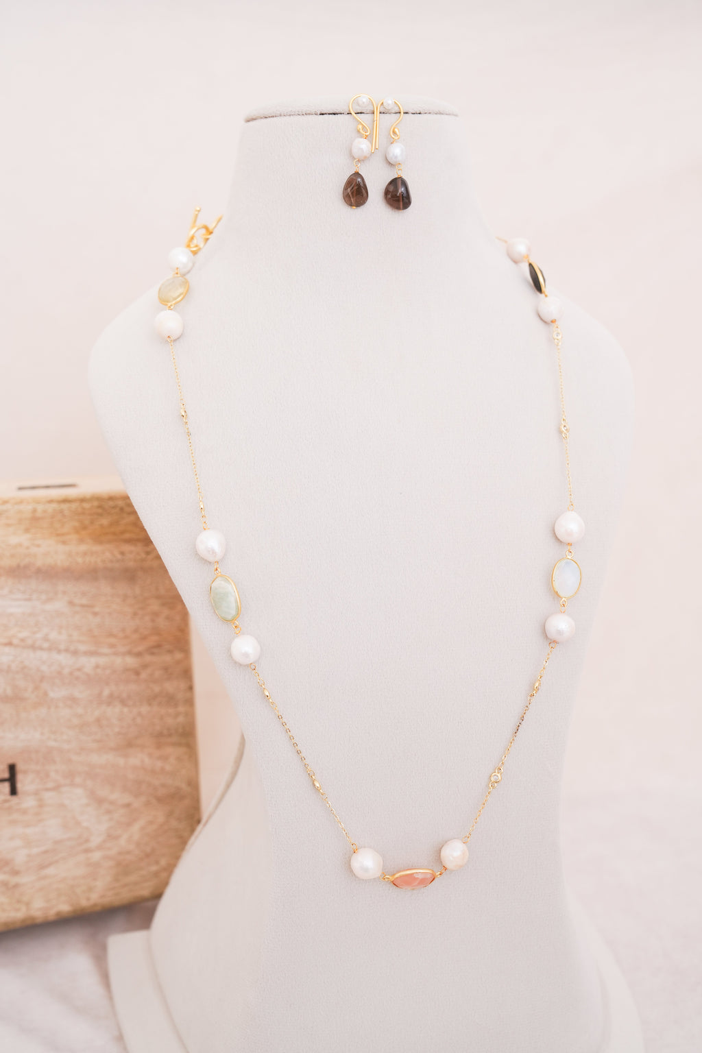 Contemporary Freshwater Pearl & Stone Statement Chain