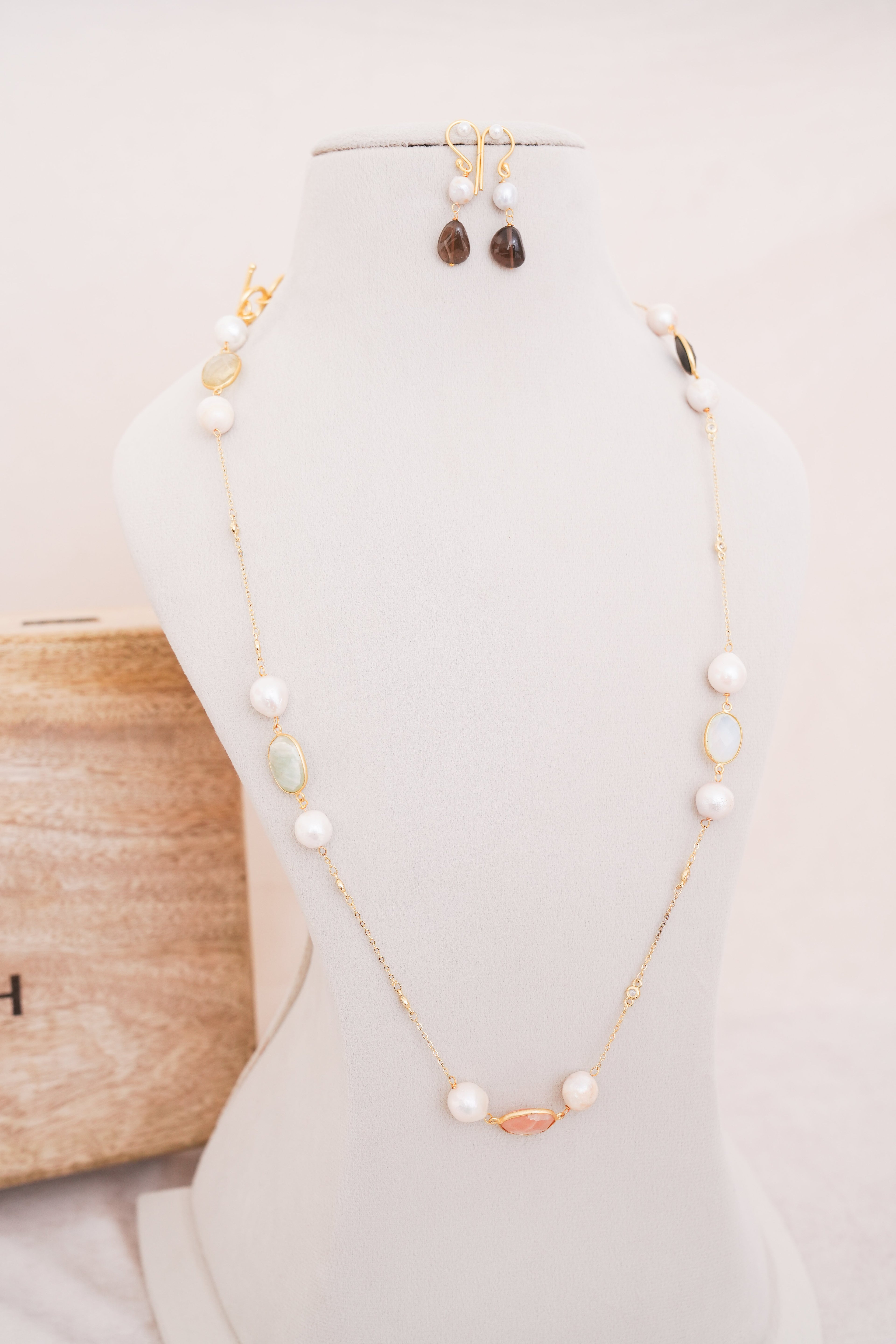 Contemporary Freshwater Pearl & Stone Statement Chain