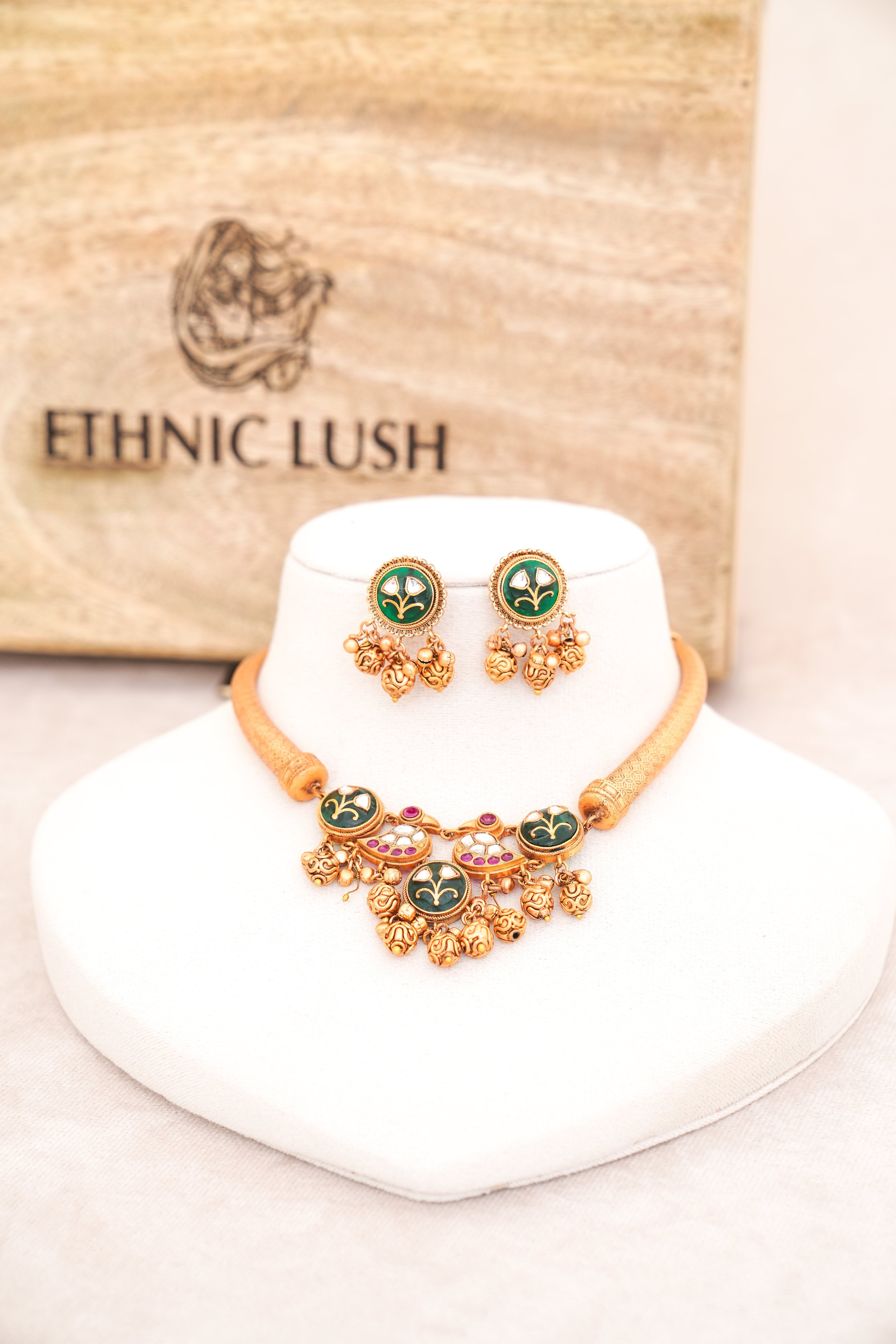 Emerald Bloom Choker  Earrings Set