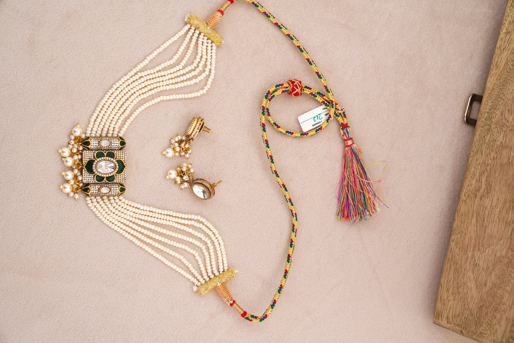 Emerald Bloom Pearl Necklace Set