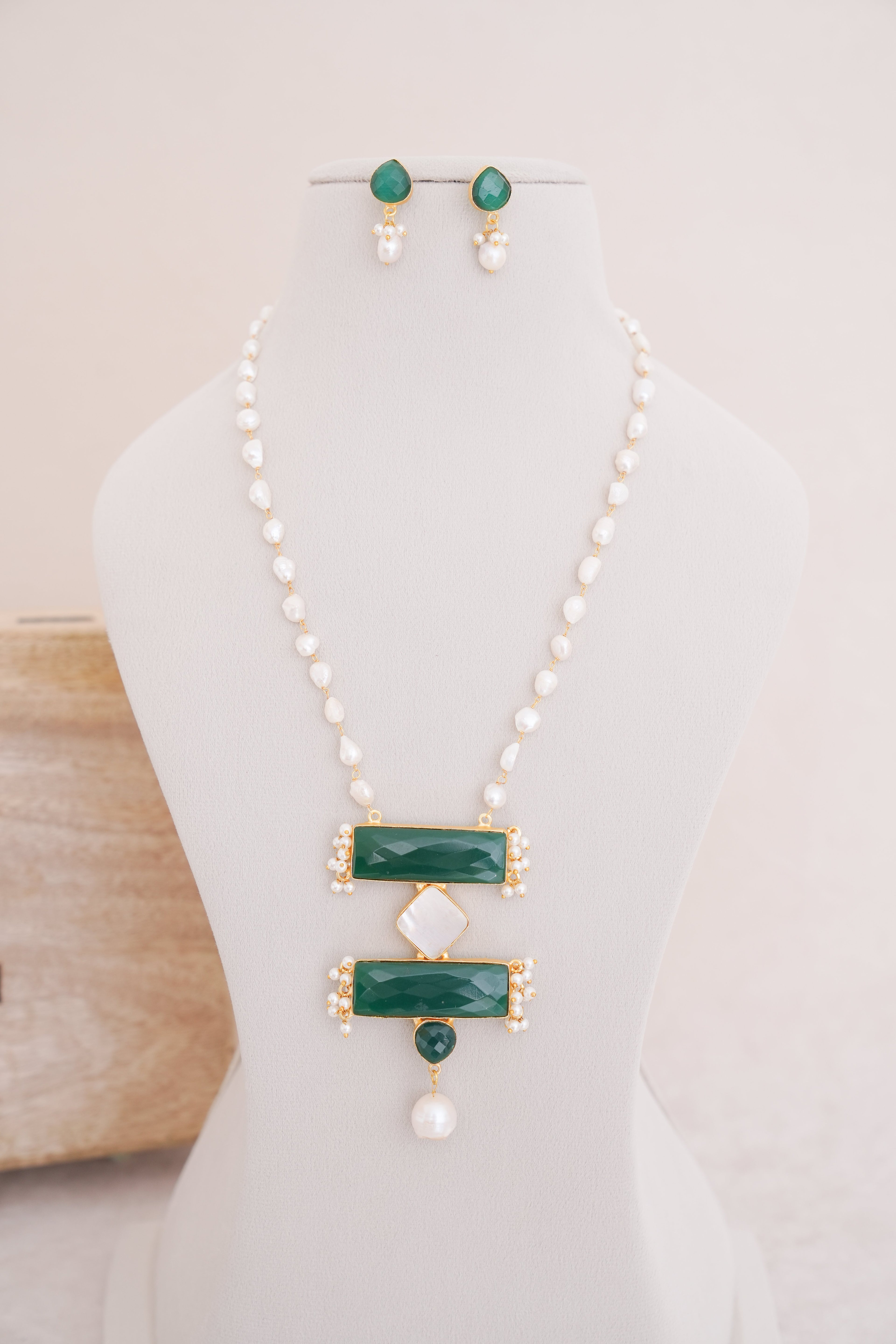 Gemstone & Mother of Pearl Statement Pendant Necklace Set | Pearl Beaded Necklace