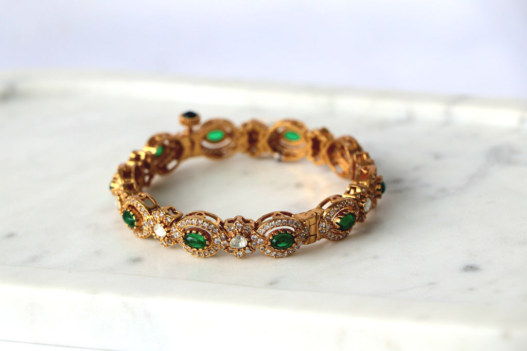 Antique Emerald Halo Kundan Heritage Bangle