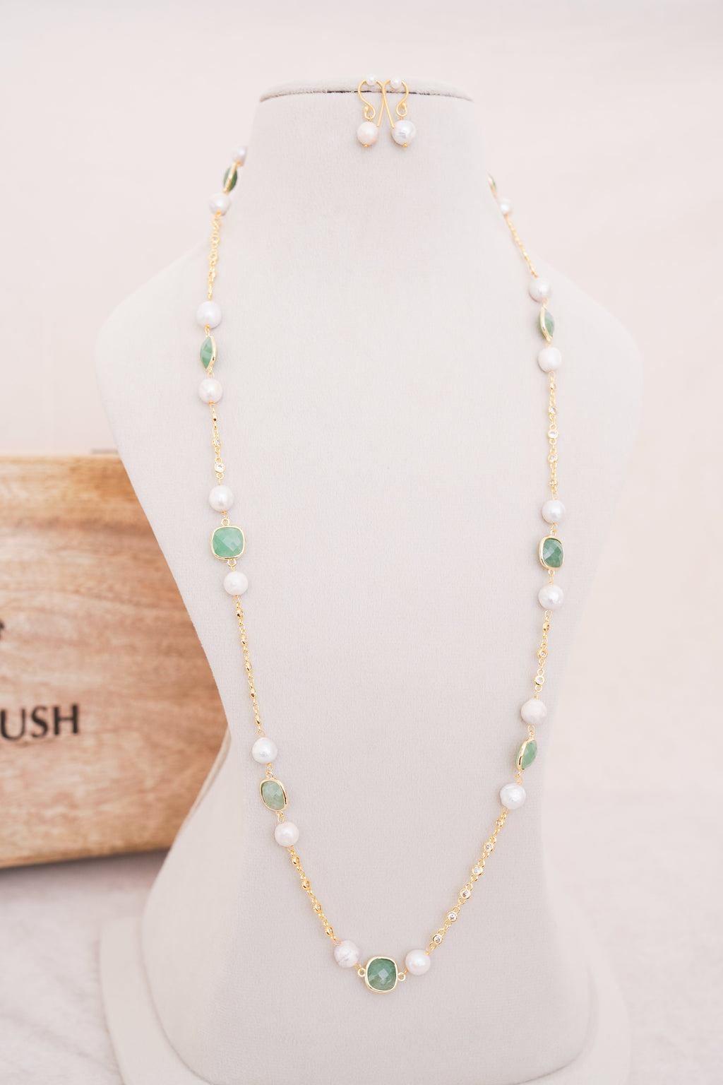 Handcrafted Green Aventurine & Pearl Long Necklace Set