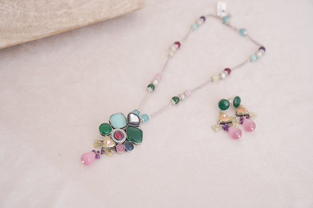 Verdant Reverie Pendant  Earring Set
