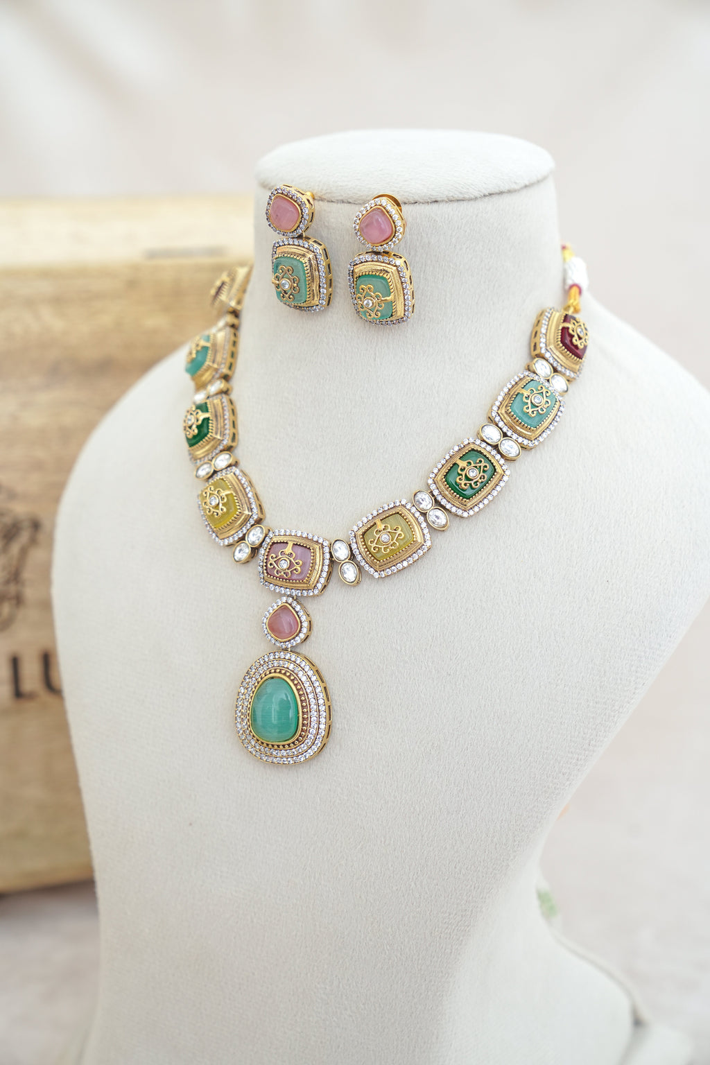 Emerald  Rose Cascade Necklace Set