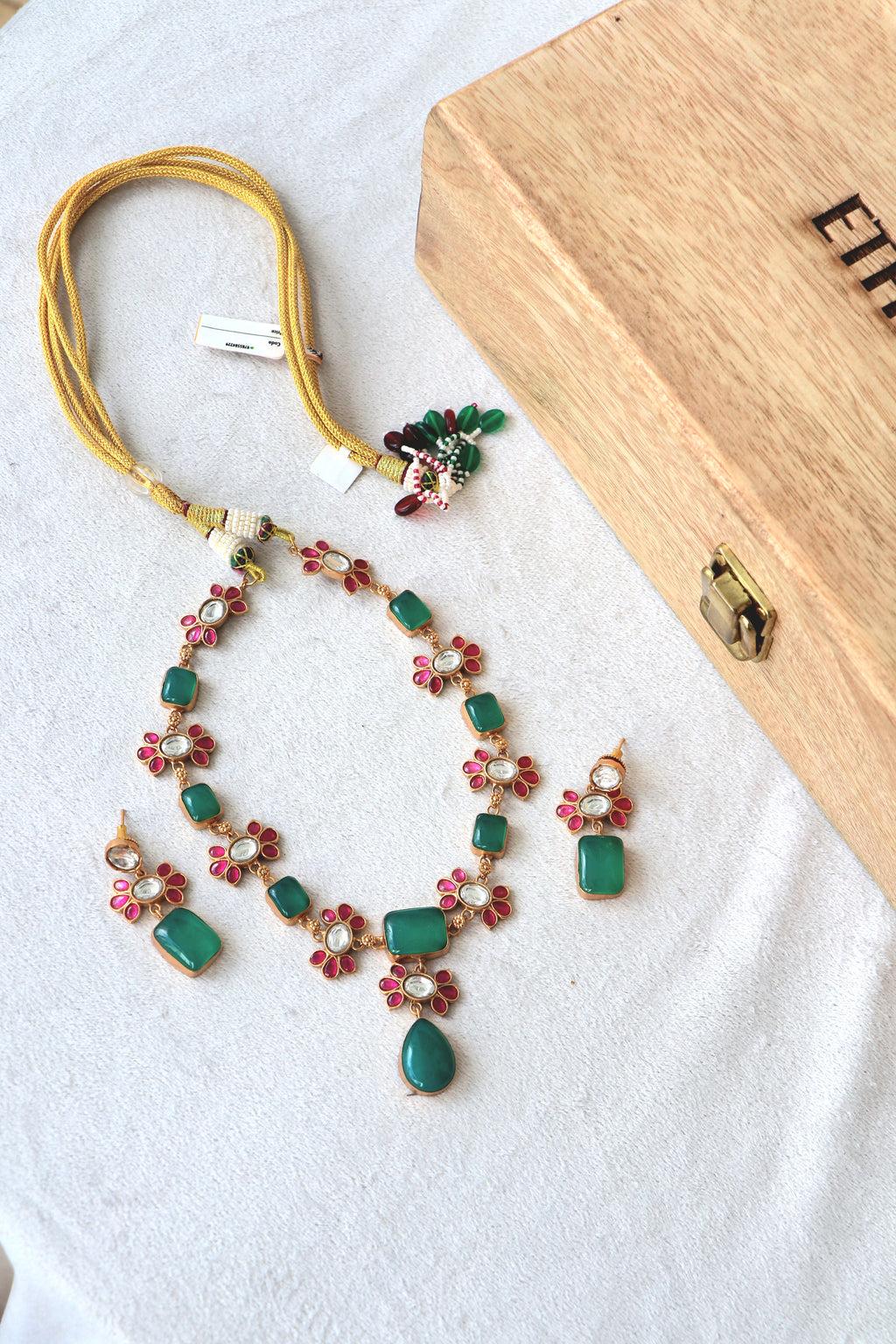 Gemstone Kundan Gold Necklace Set