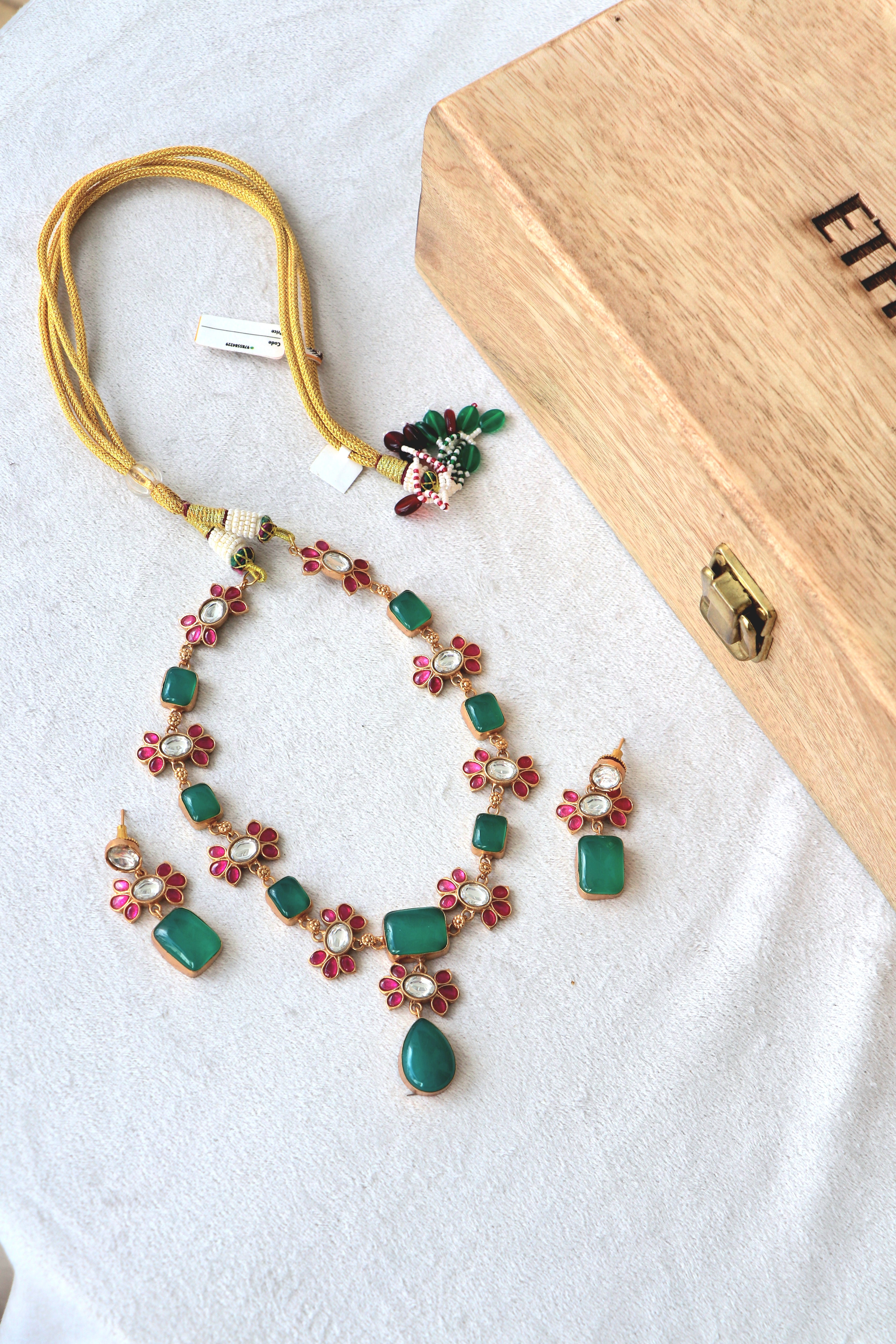 Gemstone Kundan Gold Necklace Set