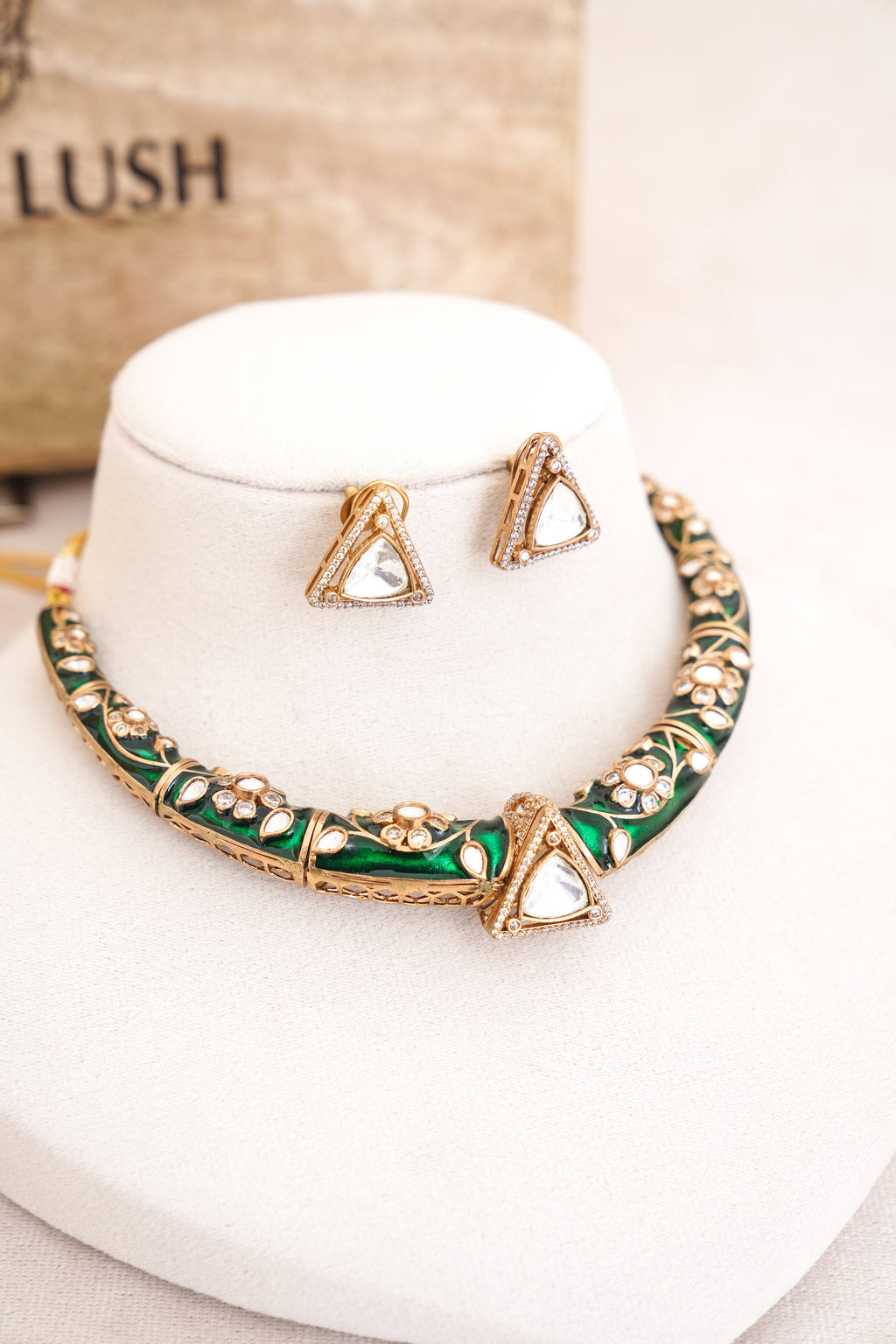 Emerald Triad Floral Choker  Earrings Set