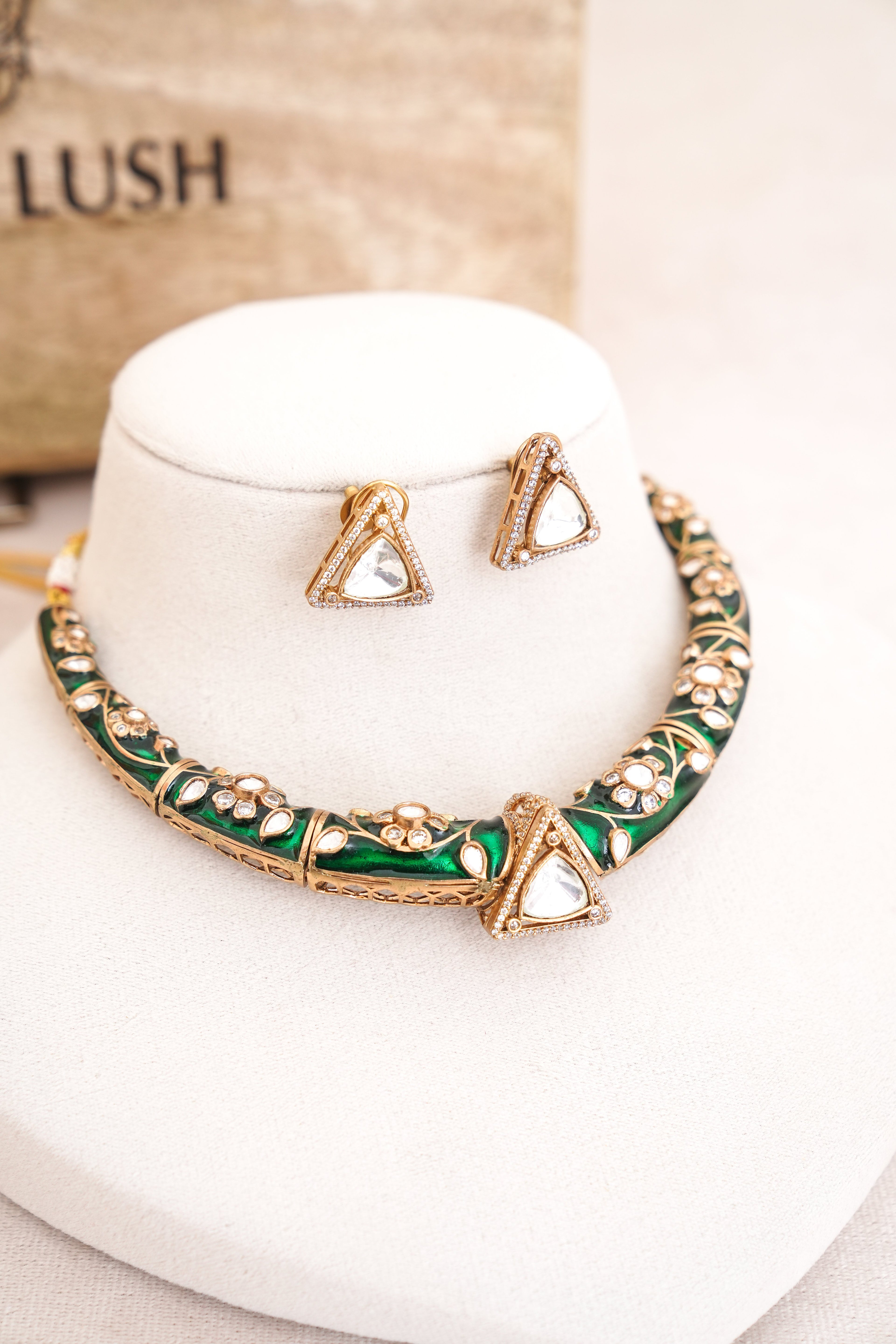 Emerald Triad Floral Choker  Earrings Set