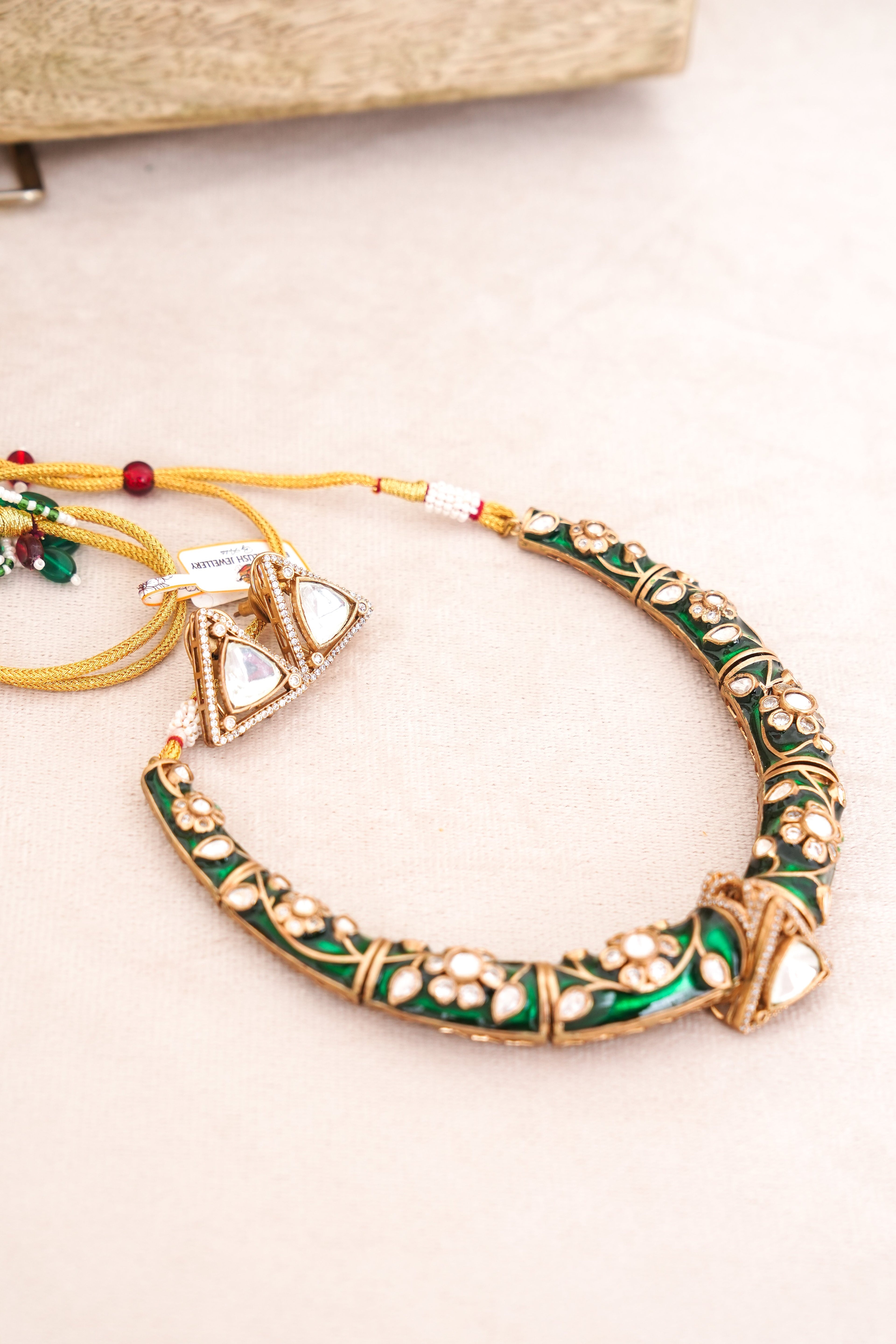 Emerald Triad Floral Choker  Earrings Set