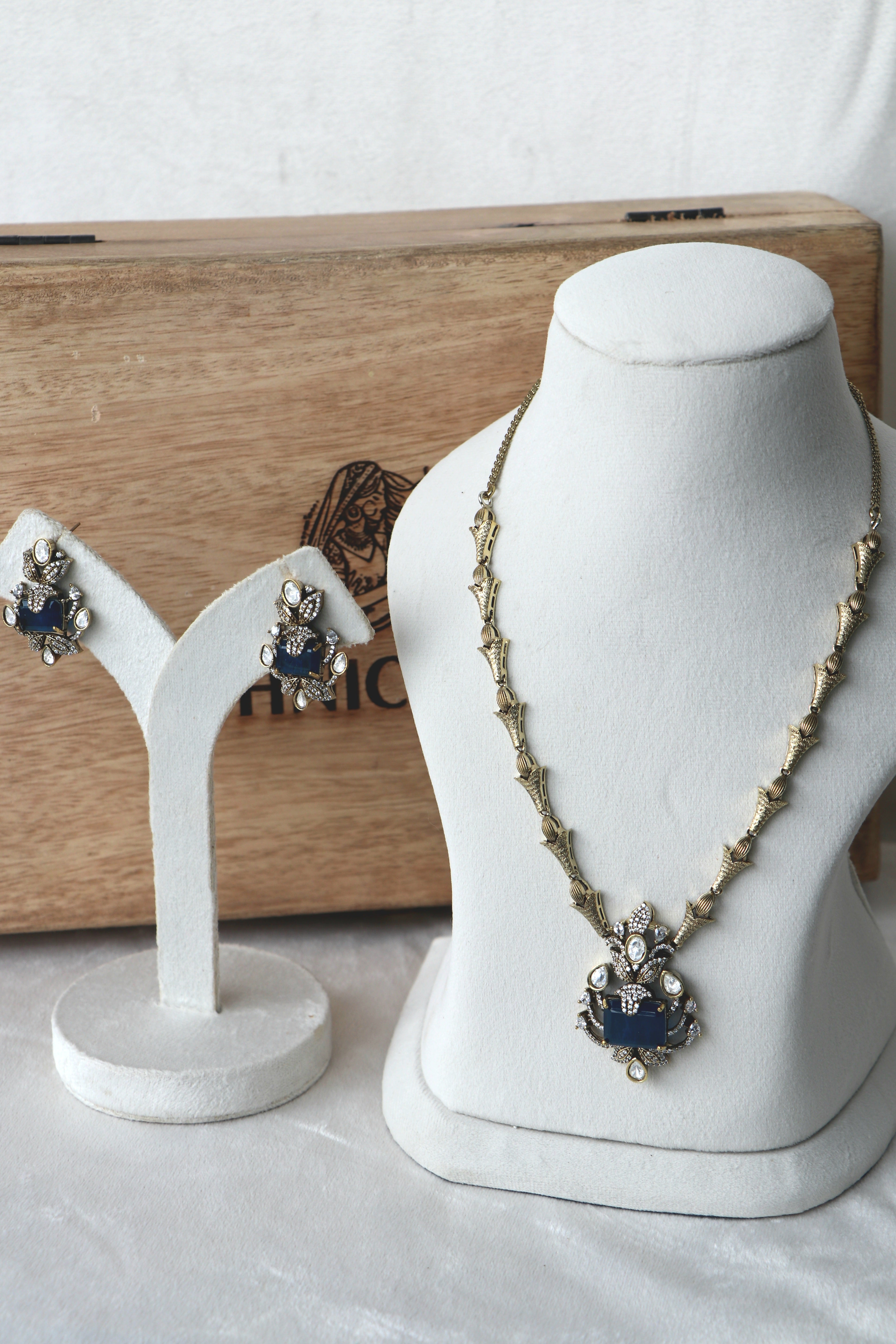 antique finish Navy blue doublet Pendant Necklace Set