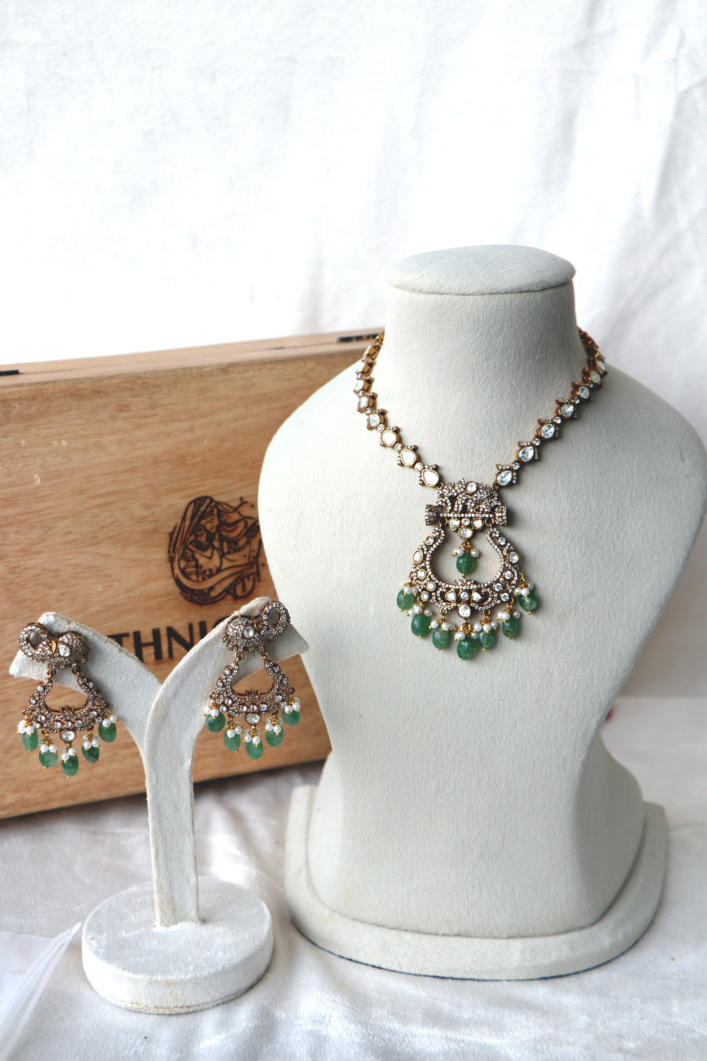Antique Elephant Motif Emerald  Pearl Necklace Set