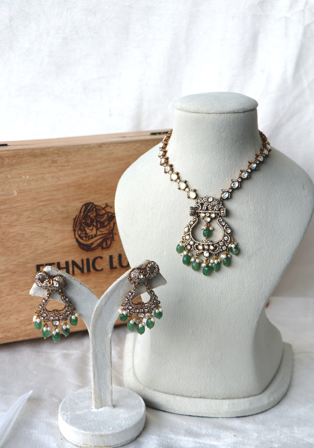 Antique Elephant Motif Emerald  Pearl Necklace Set