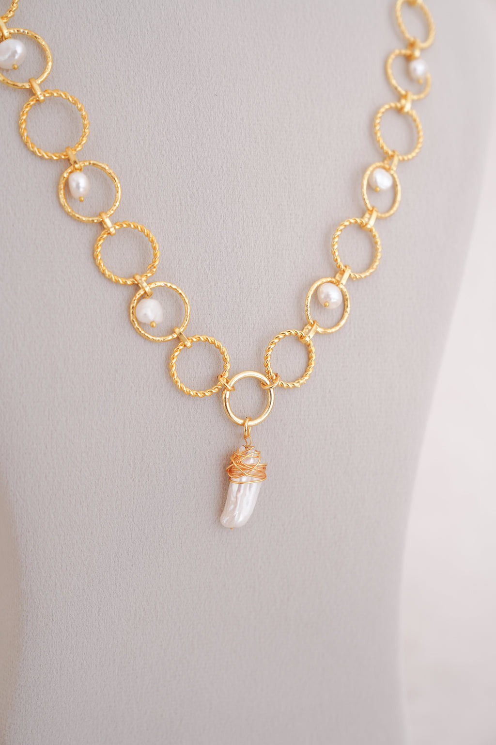 Minimalist Circle Necklace with Pearl Pendant