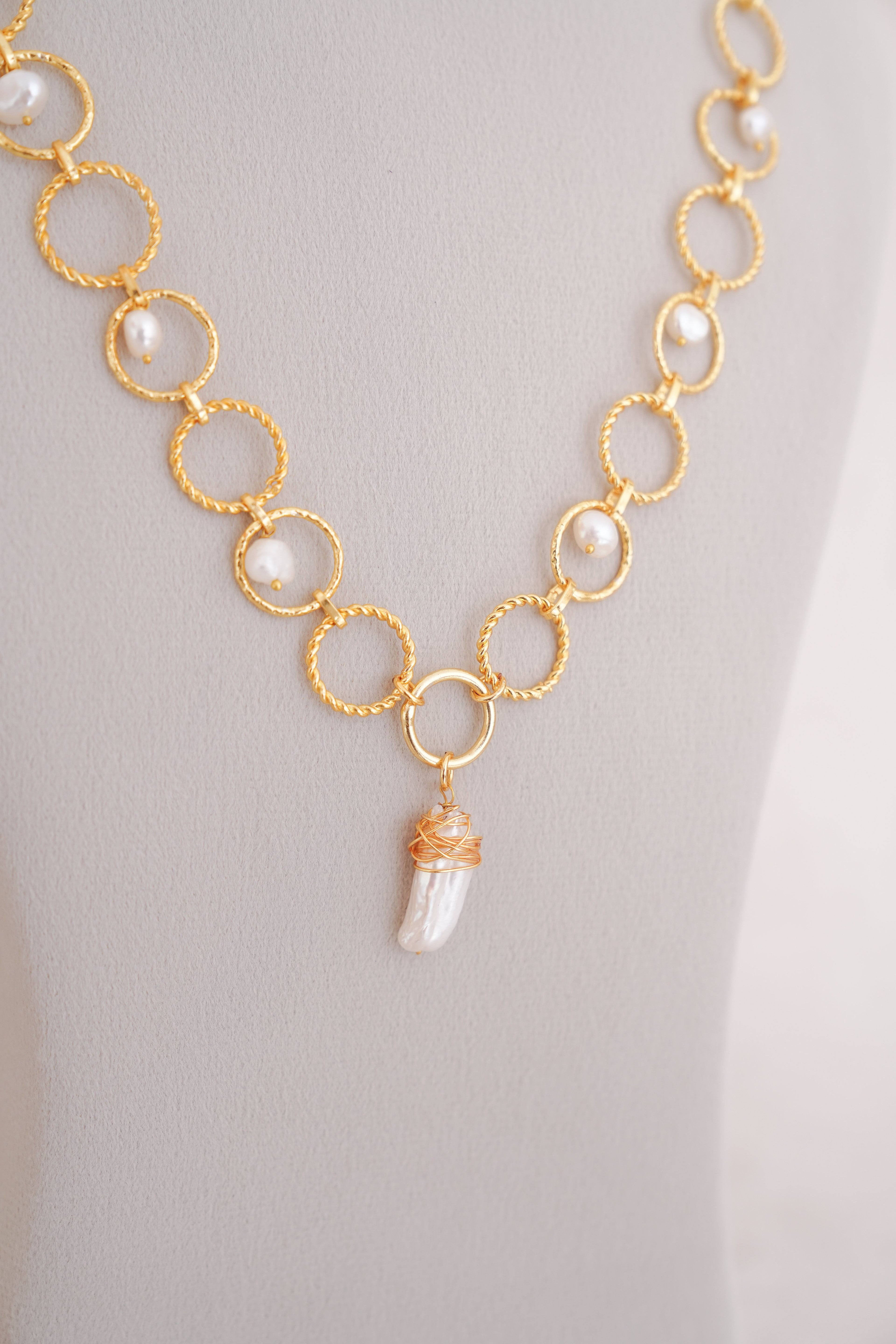Minimalist Circle Necklace with Pearl Pendant