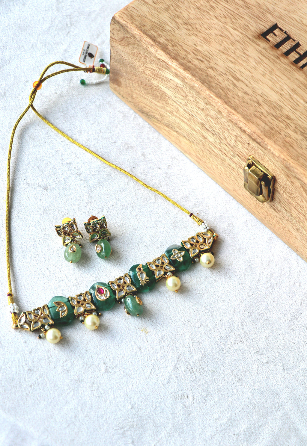 Green Chalcedony Pearl Pachi Gold Ethnic Necklace Set