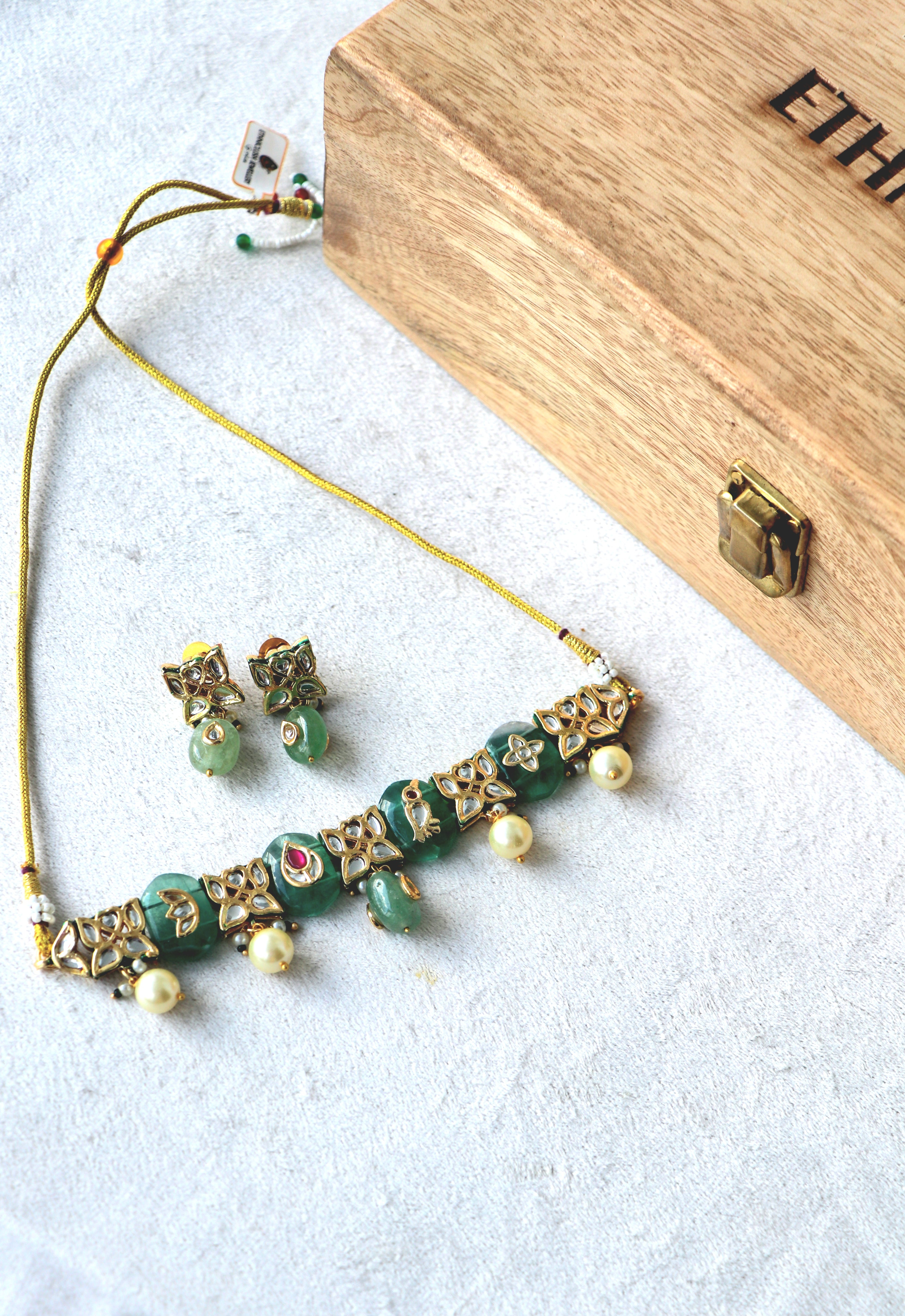 Green Chalcedony Pearl Pachi Gold Ethnic Necklace Set