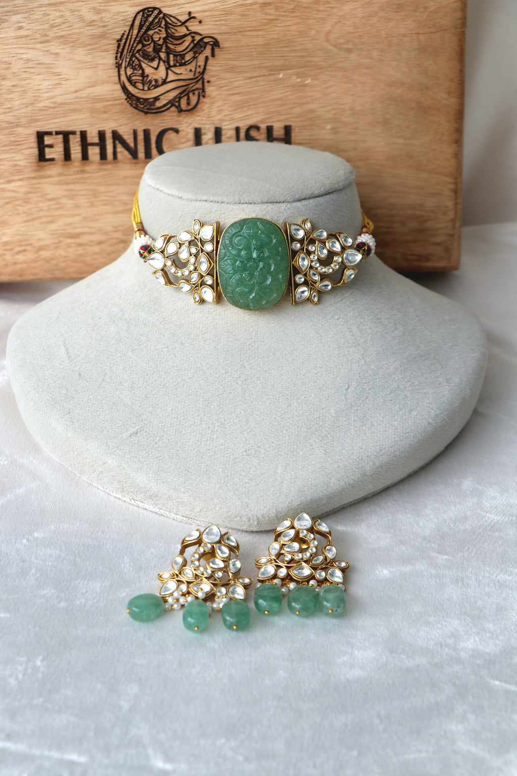 Carved Green Jade Stone Choker  Earring Set