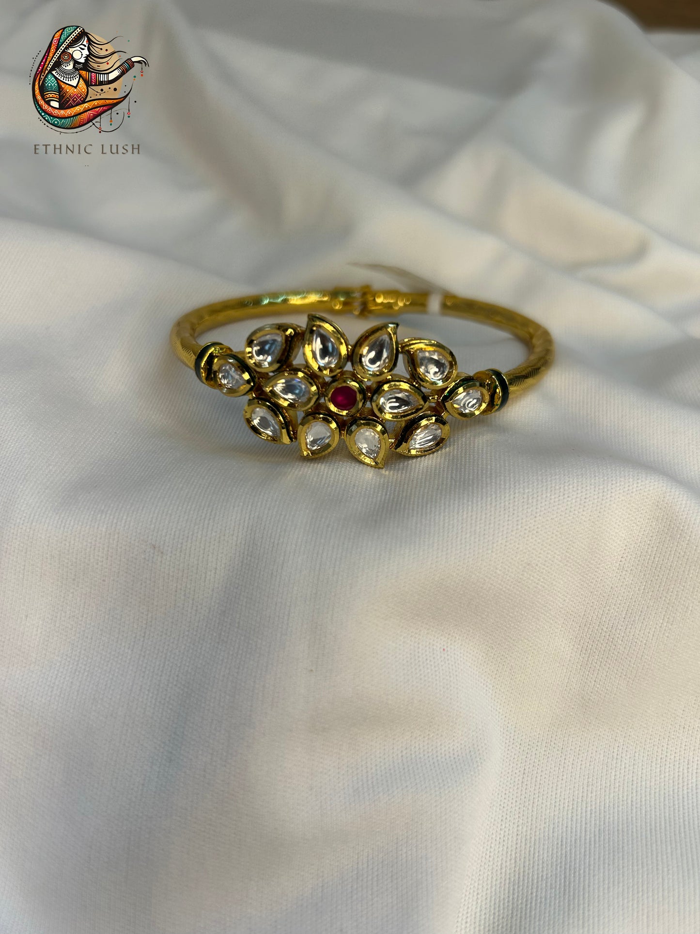 Gold-Plated Kundan Bangle Bracelet with Floral Motif