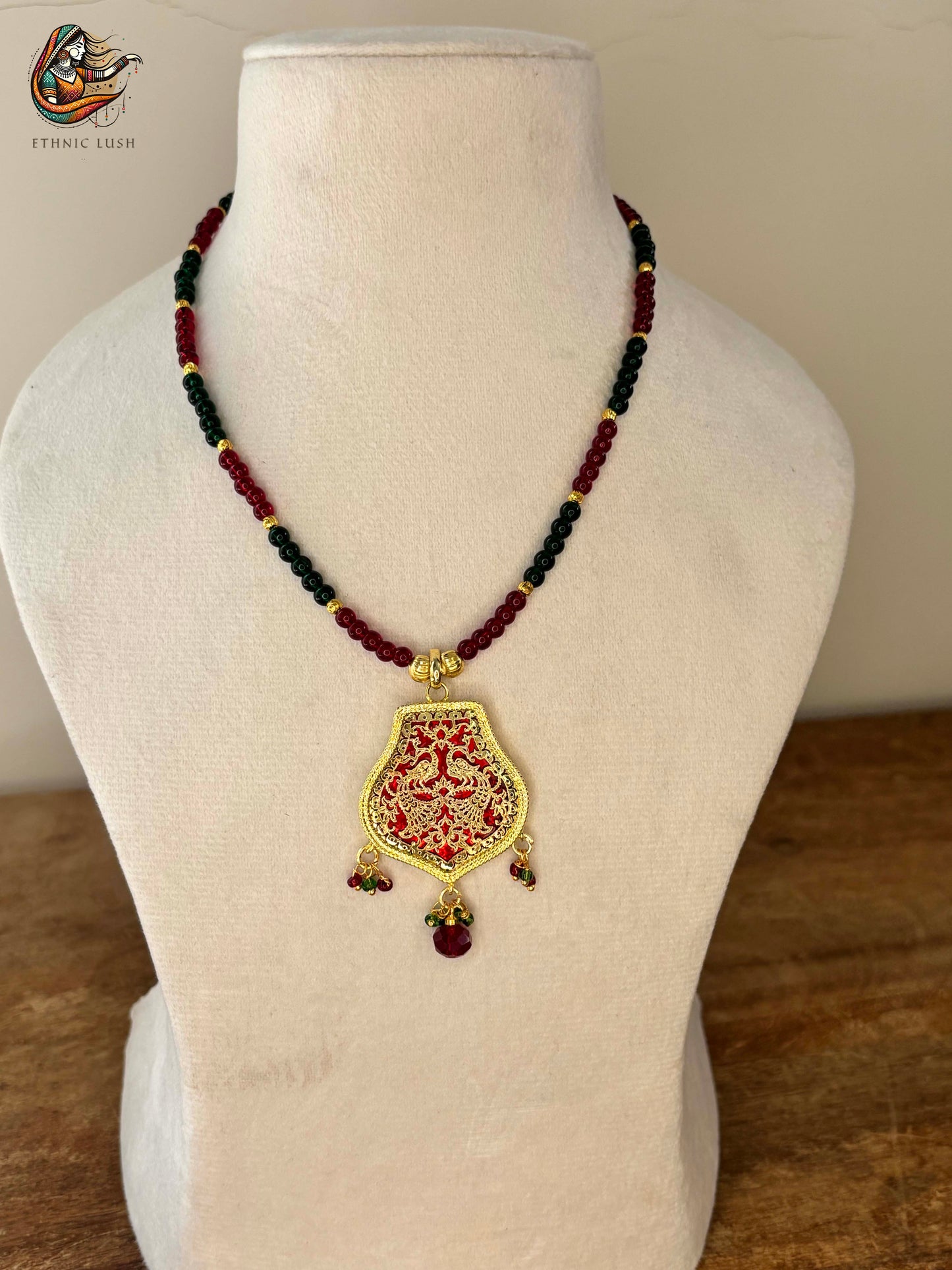 Traditional Enamel Pendant Thewa Necklace Set with Earrings