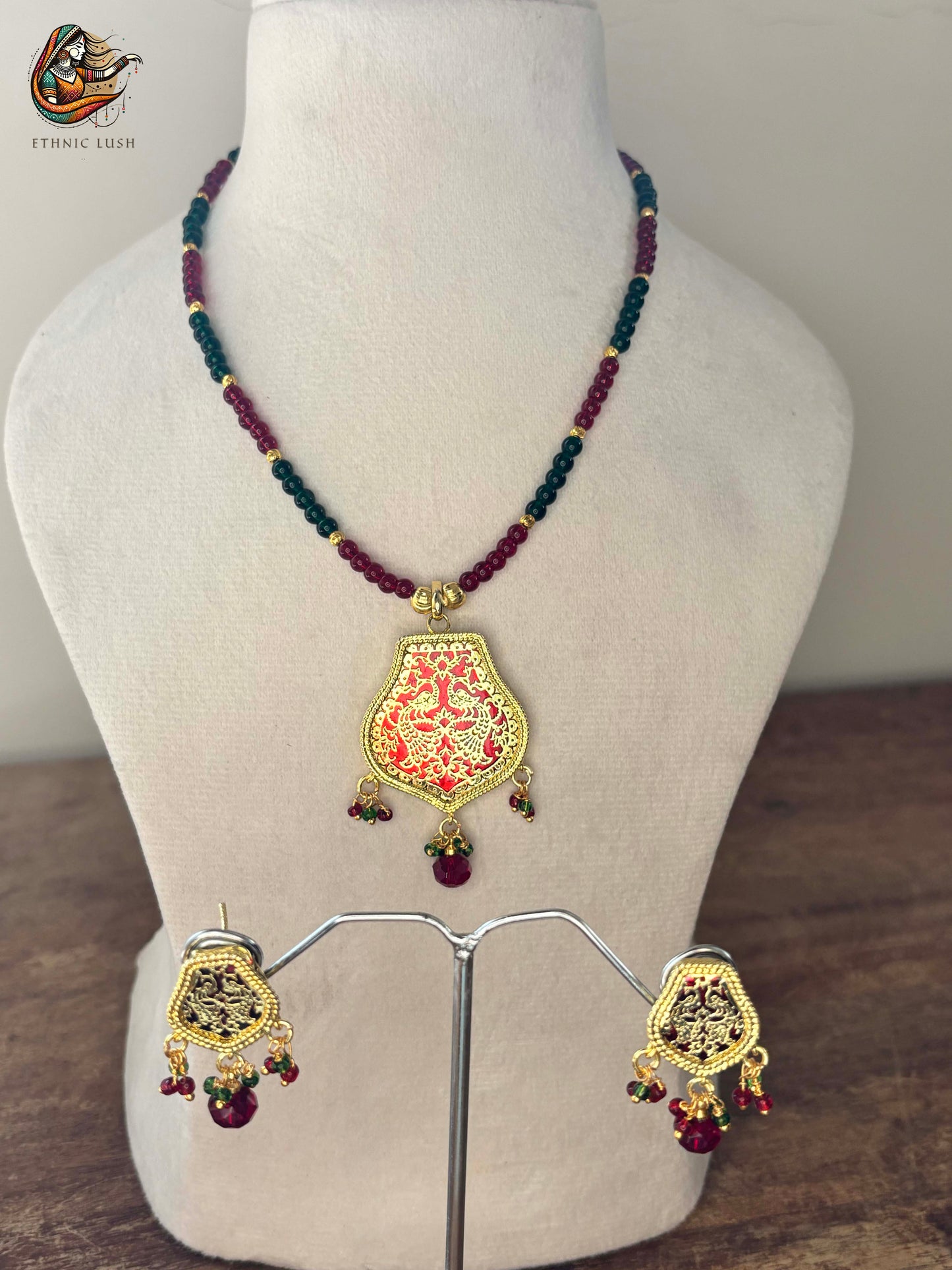 Traditional Enamel Pendant Thewa Necklace Set with Earrings