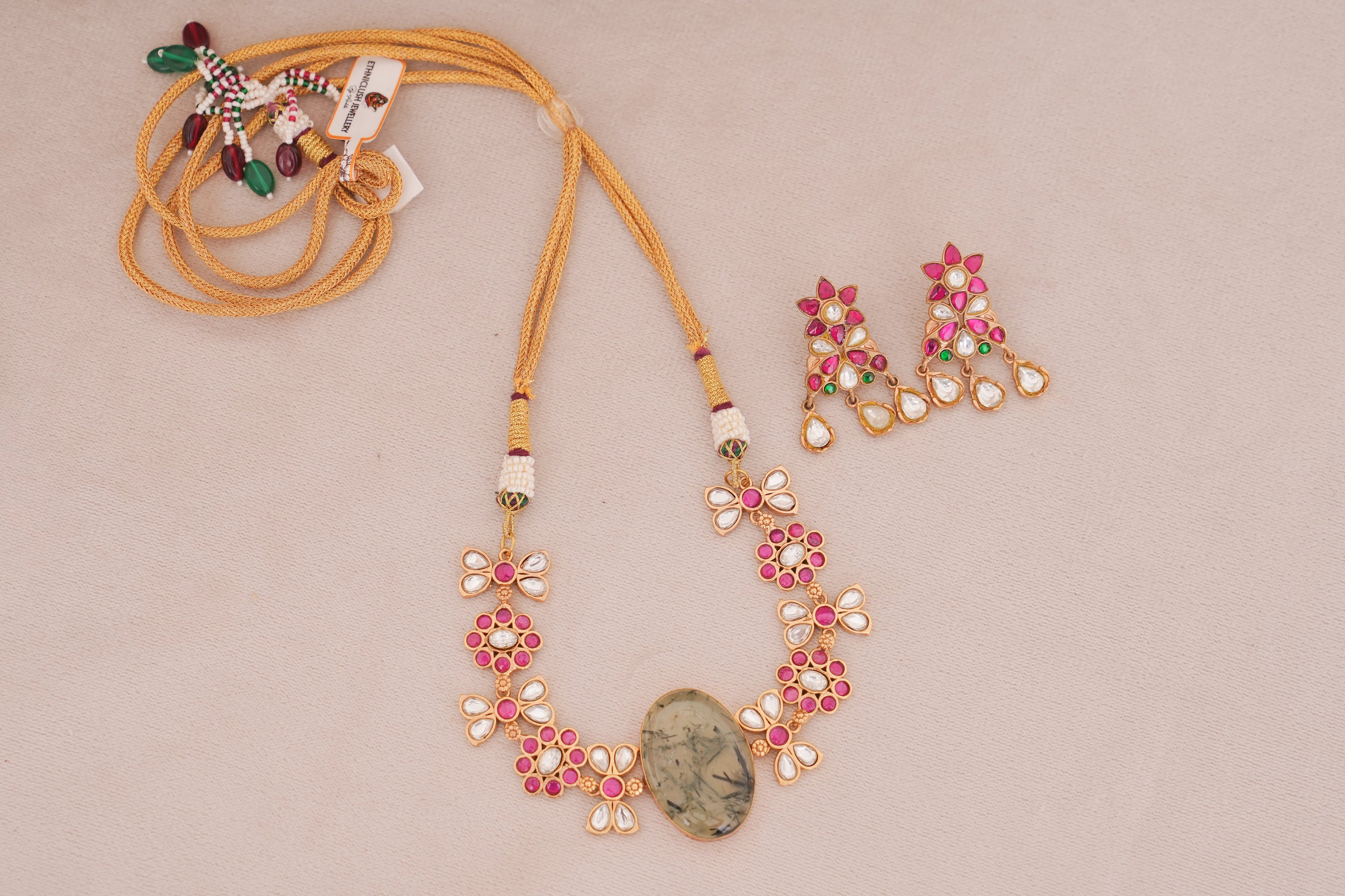 Prehnite Stone Kundan Floral Choker
