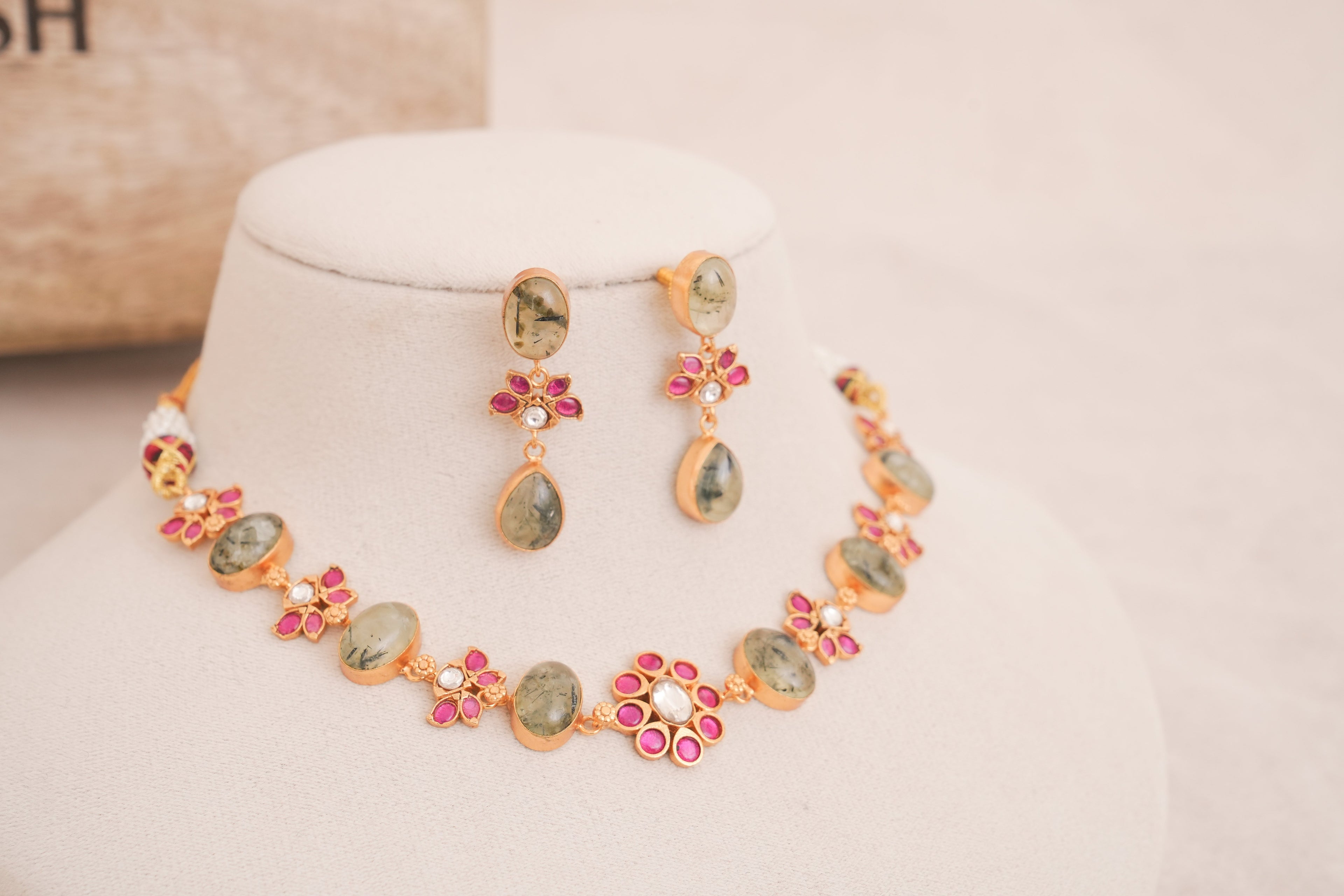 Prehnite Blossom Kundan Statement Necklace Set
