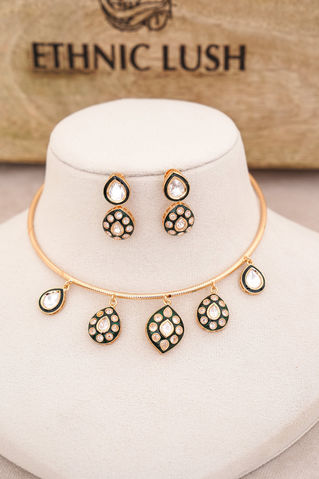 Kundan Teardrop Statement Choker Set