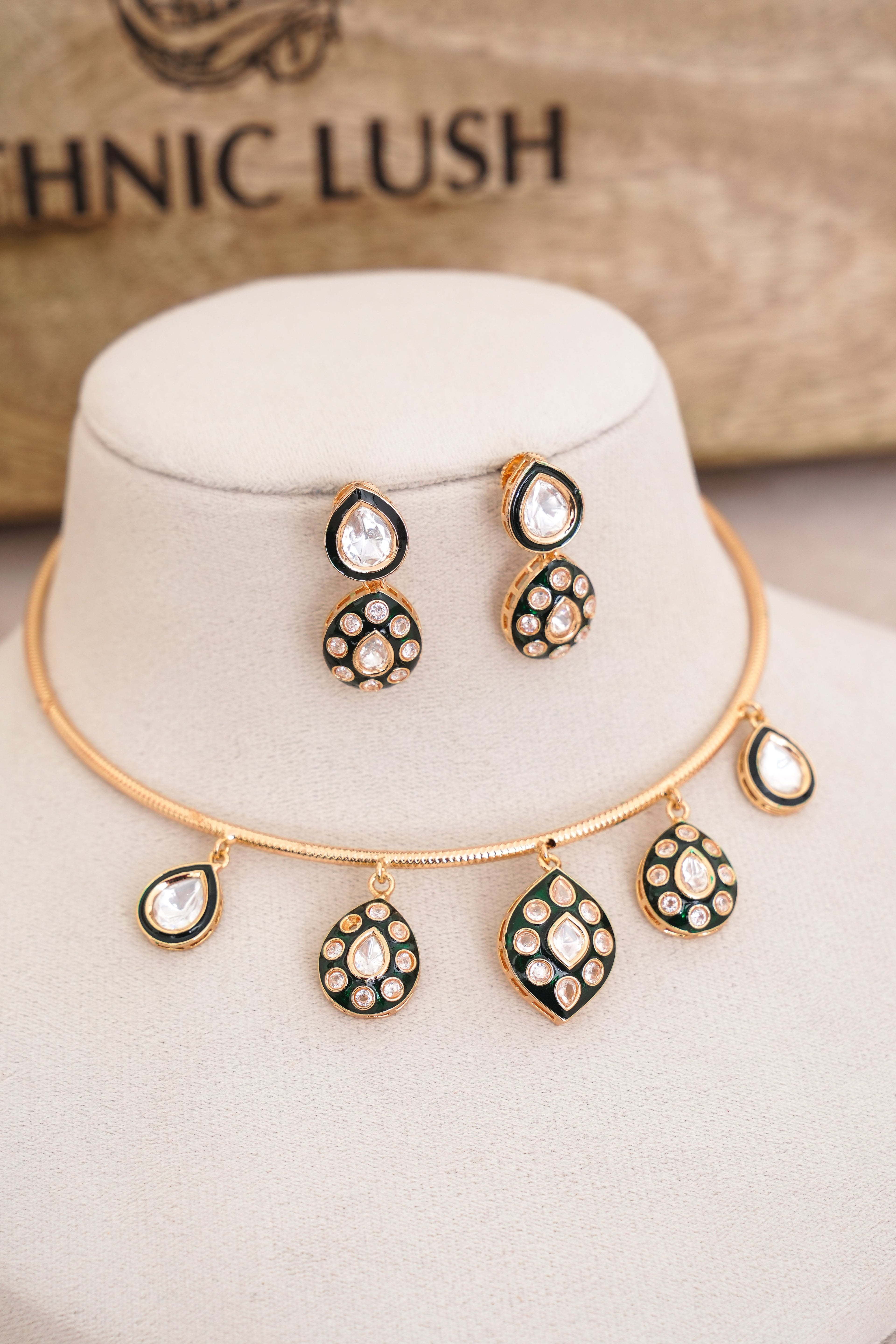 Kundan Teardrop Statement Choker Set