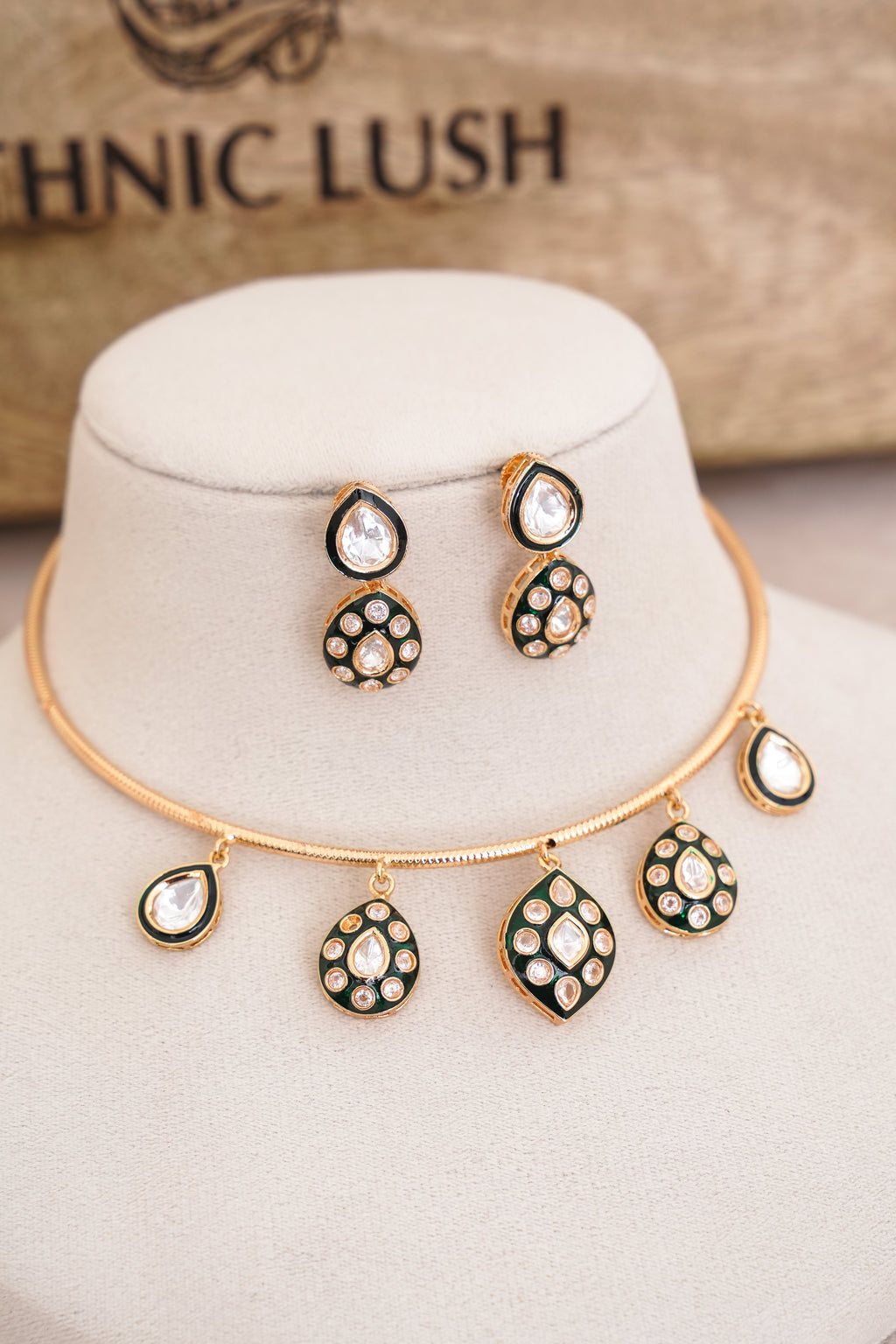 Kundan Teardrop Statement Choker Set