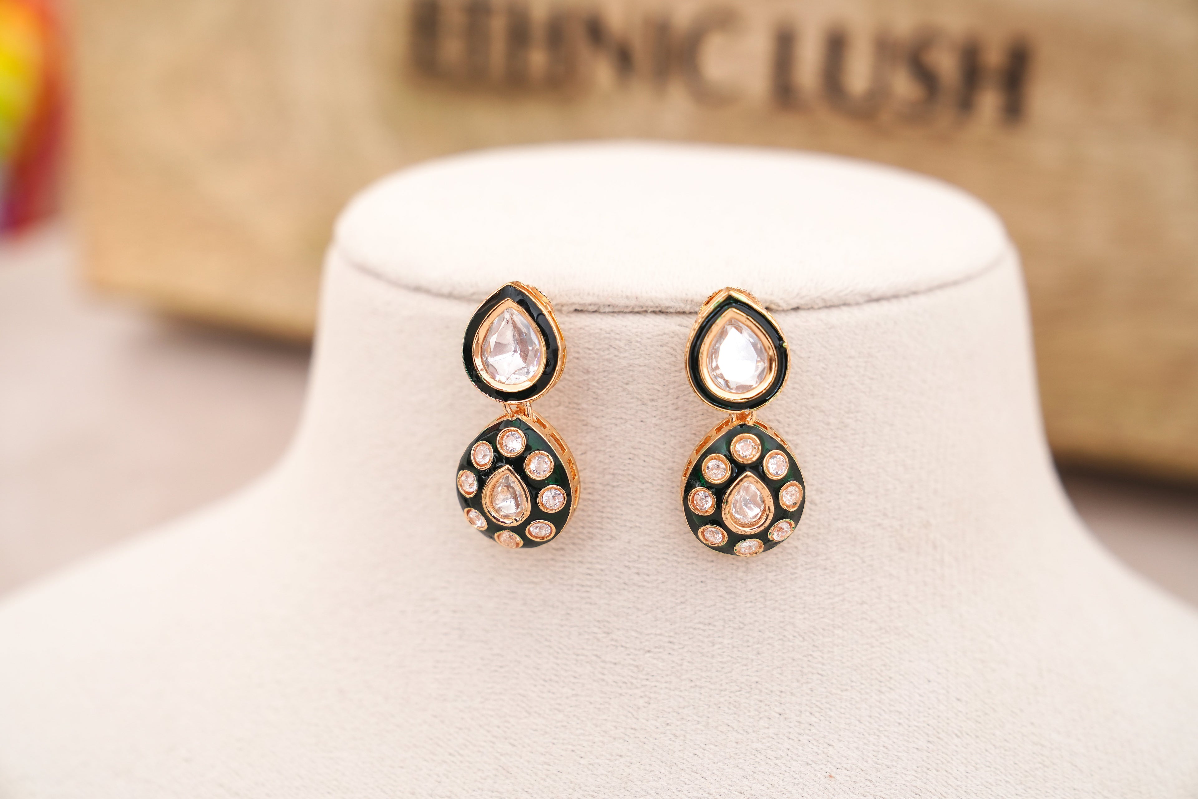 Kundan Teardrop Statement Choker Set