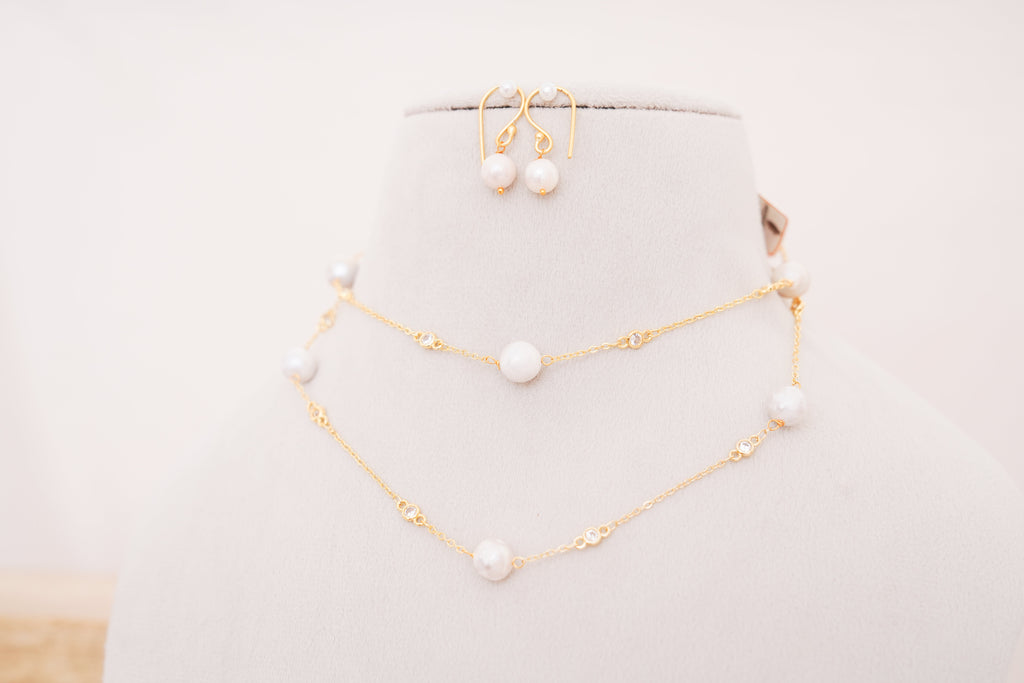 Lumina Freshwater Pearl Station Necklace with matching Pearl Earring
