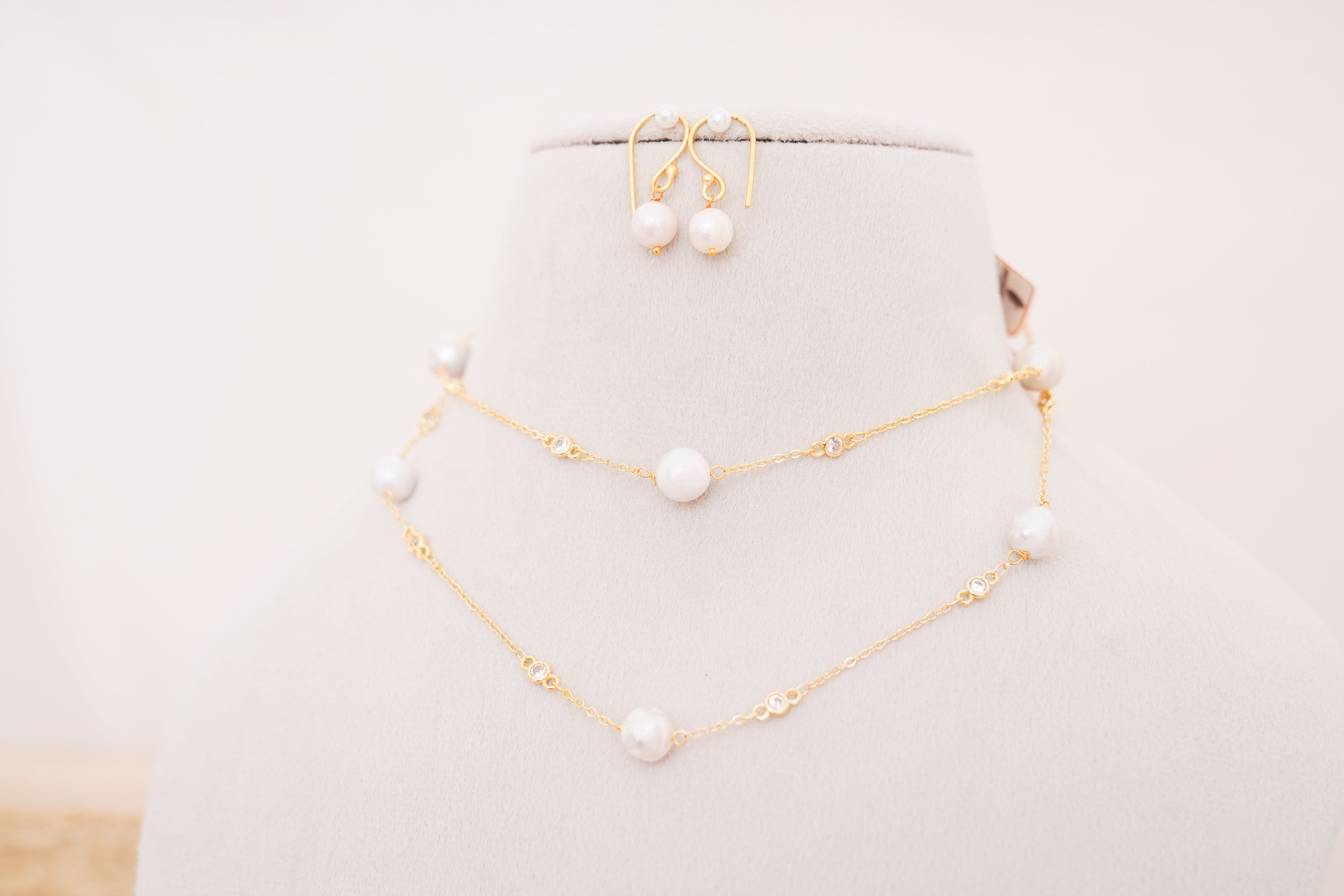 Lumina Freshwater Pearl Station Necklace with matching Pearl Earring